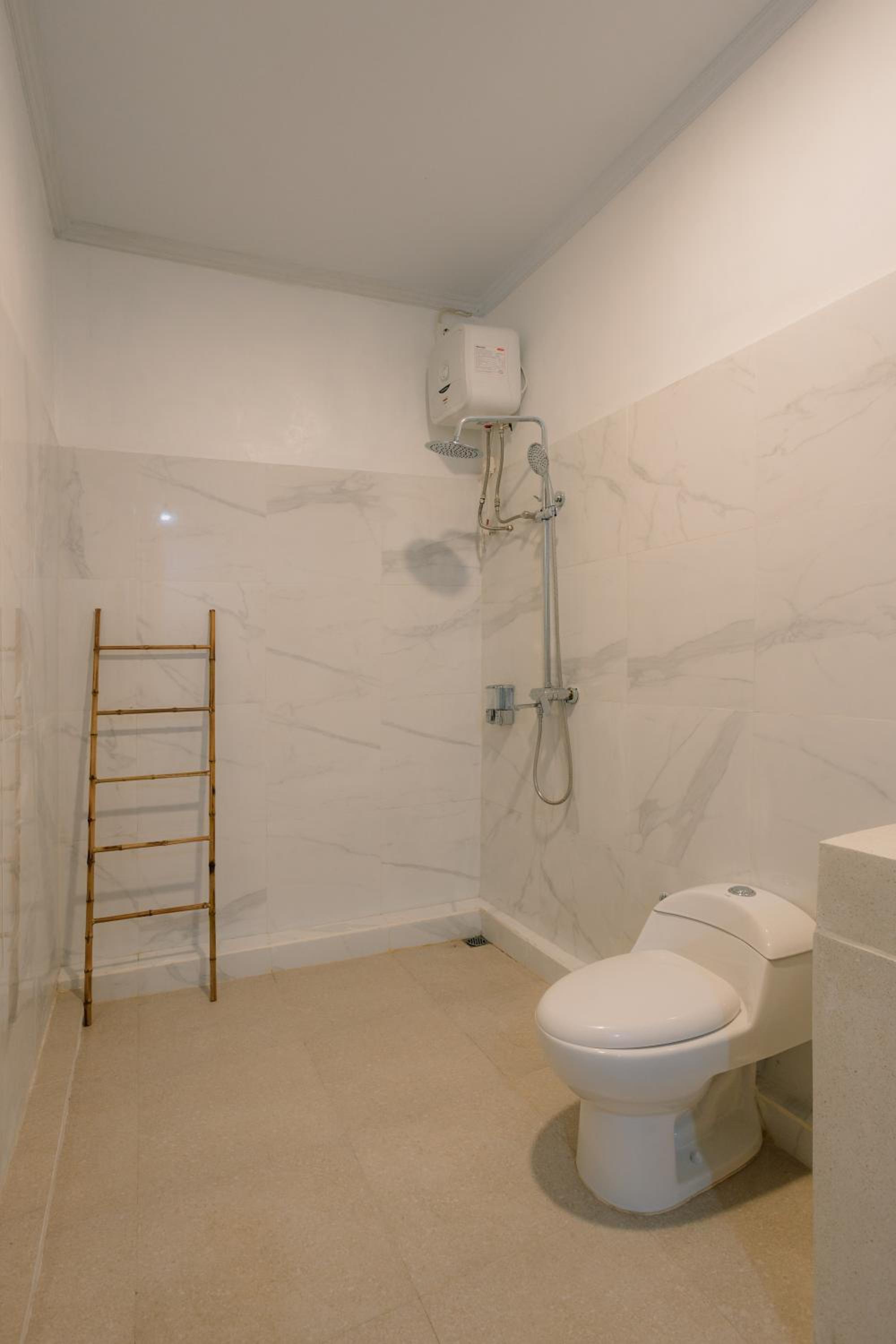 Double Room - Photo 14