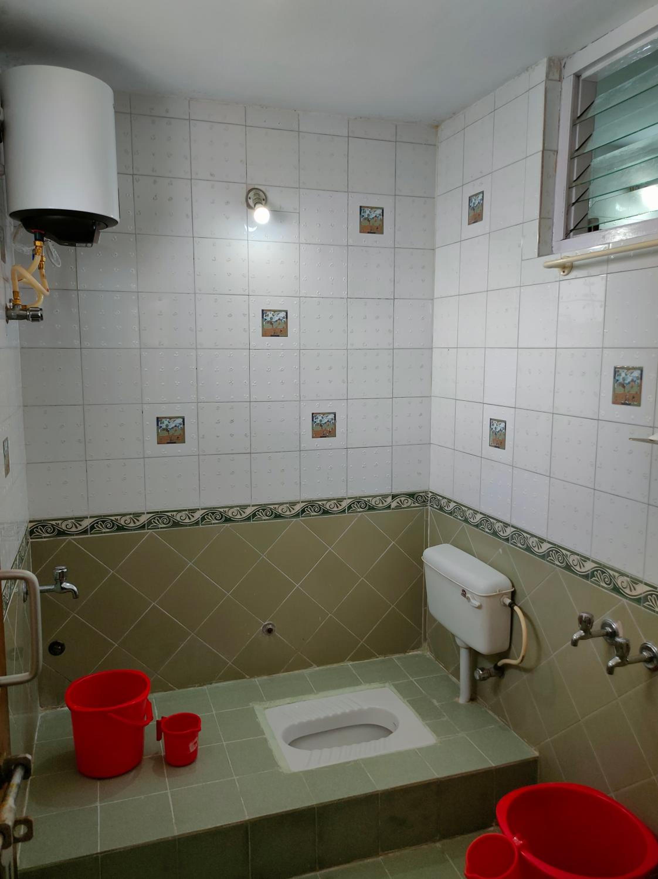 Deluxe Queen Suite photo 2
