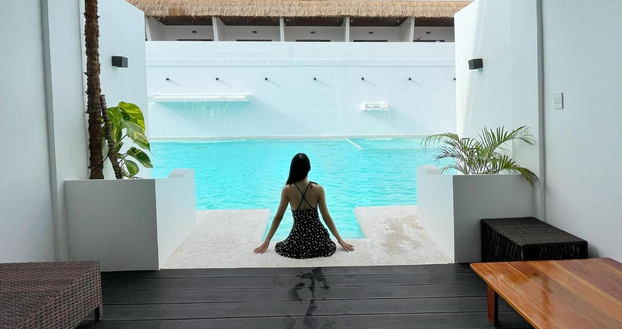 Deluxe Double Room with Balcony - Photo 9