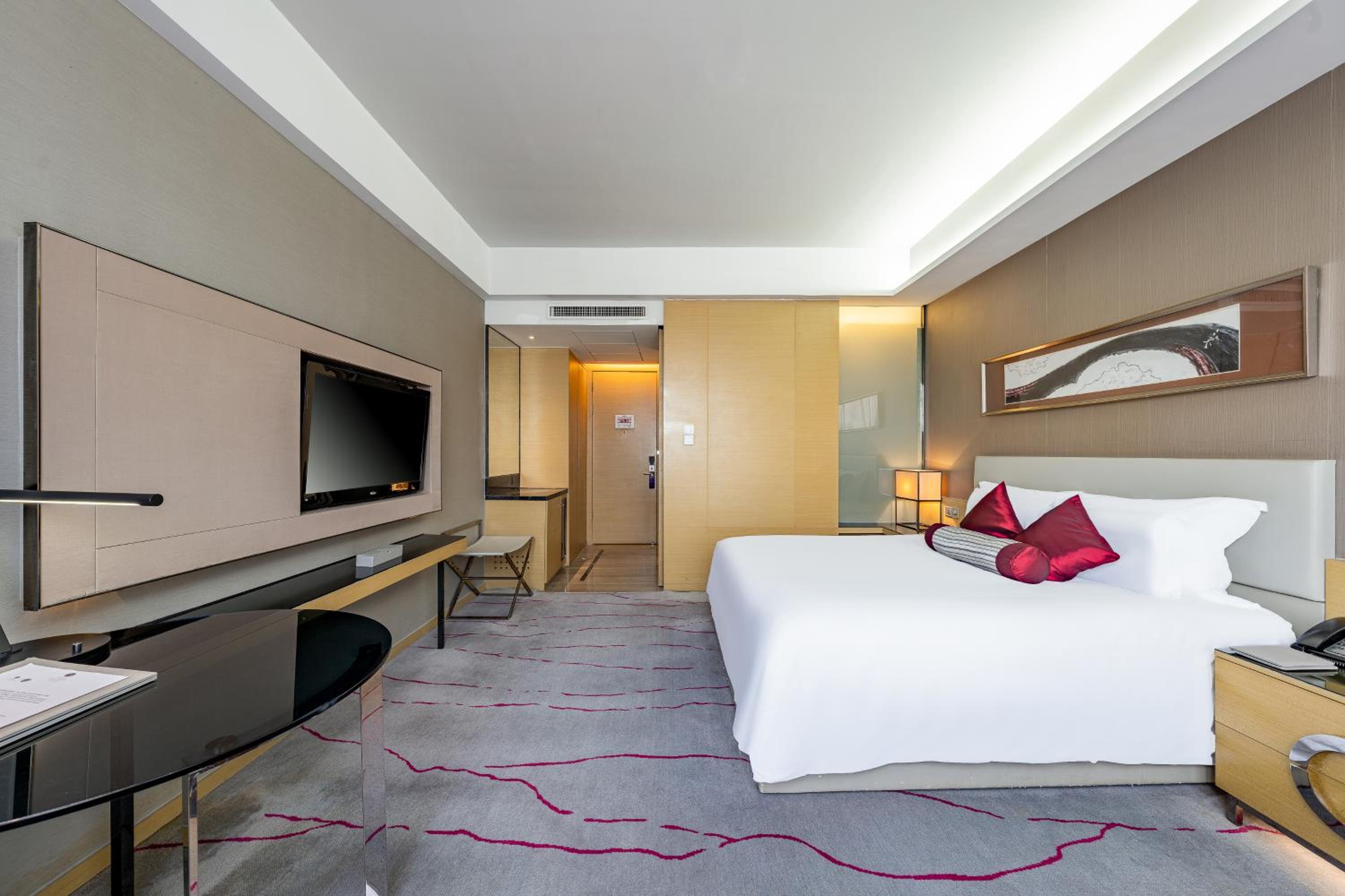 Superior King Room - Photo 5