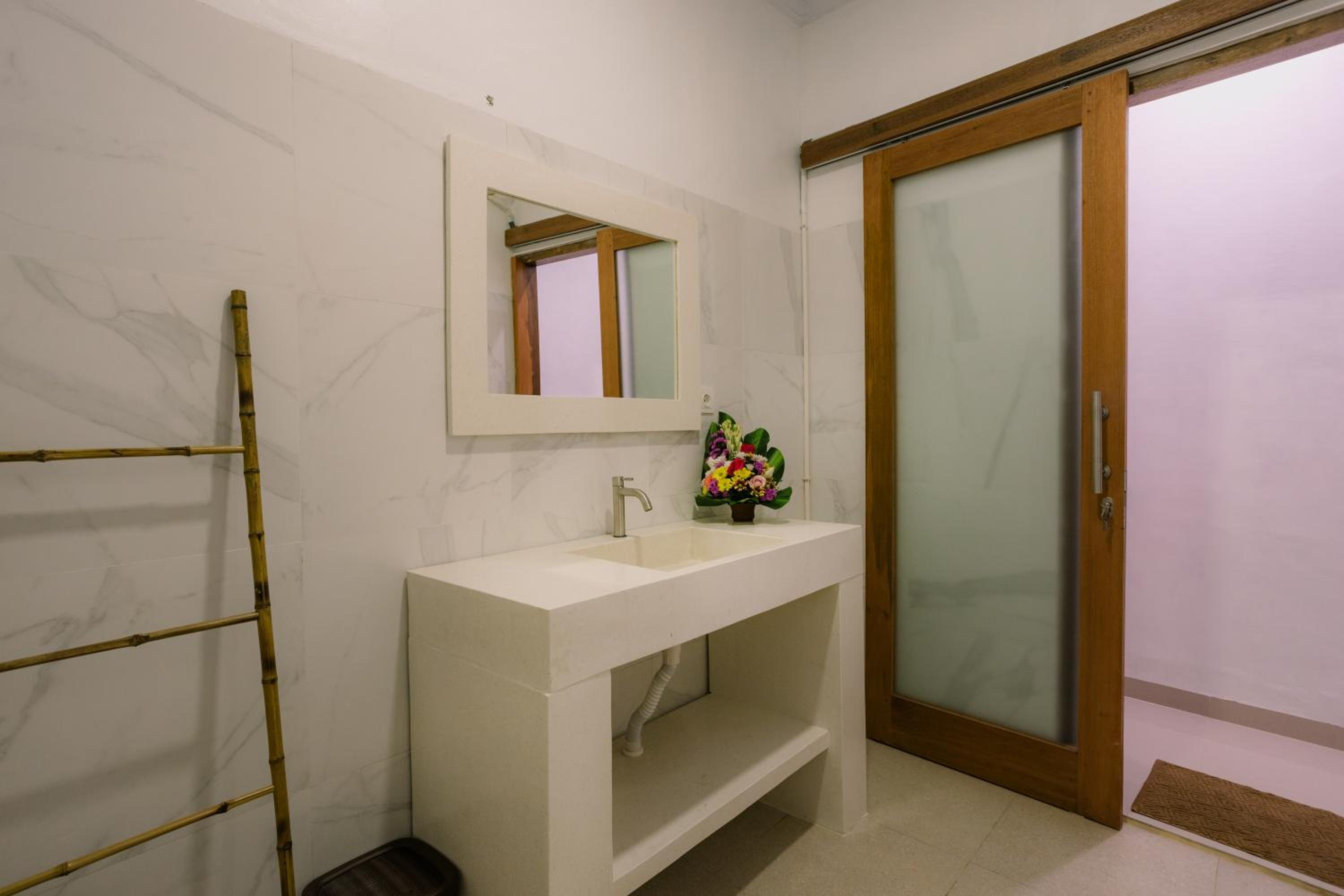 Double Room - Photo 16