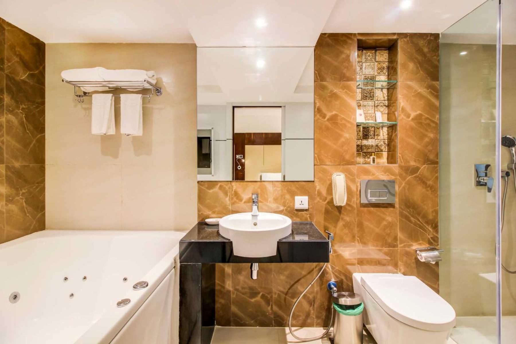 Studio room with Jacuzzi, Fruit Basket, and 15% off on Food and Soft Beverages - Photo 5