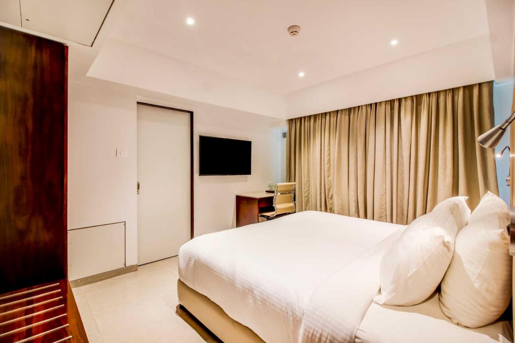 Studio room with Jacuzzi, Fruit Basket, and 15% off on Food and Soft Beverages - Photo 1