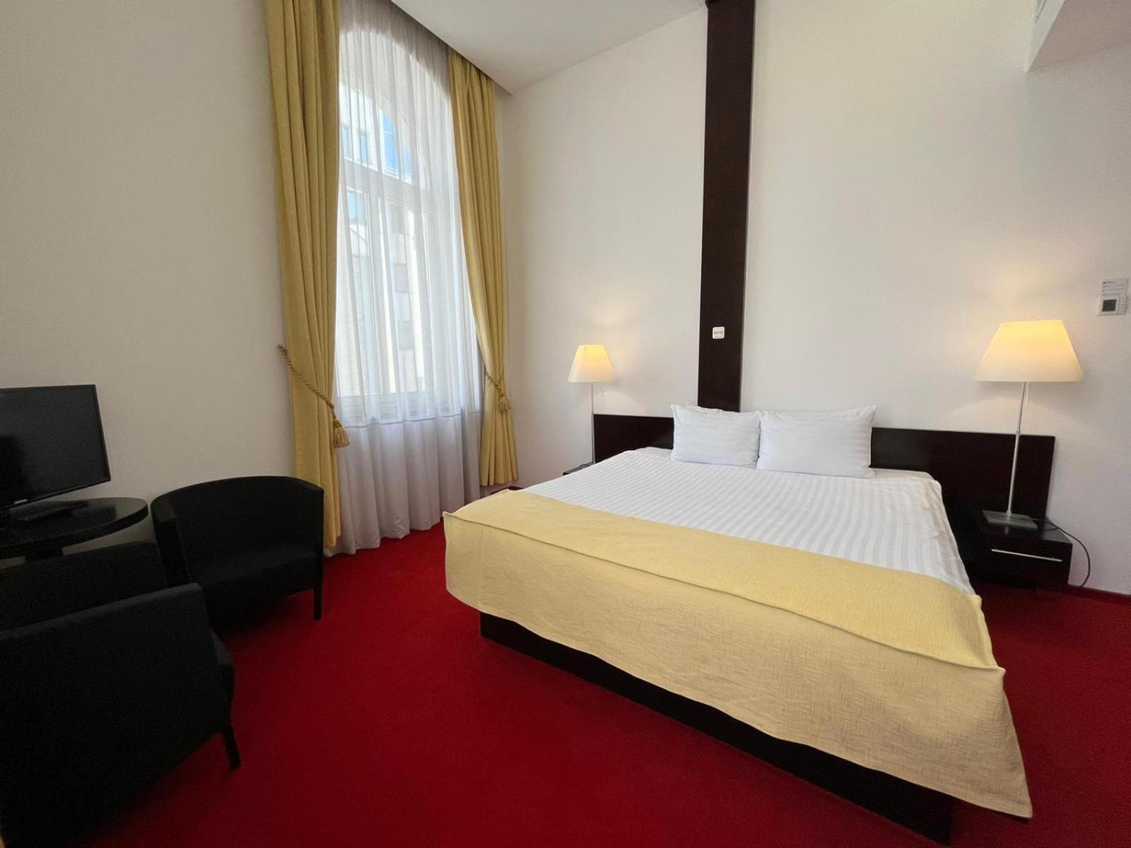Suite with View - Photo 1
