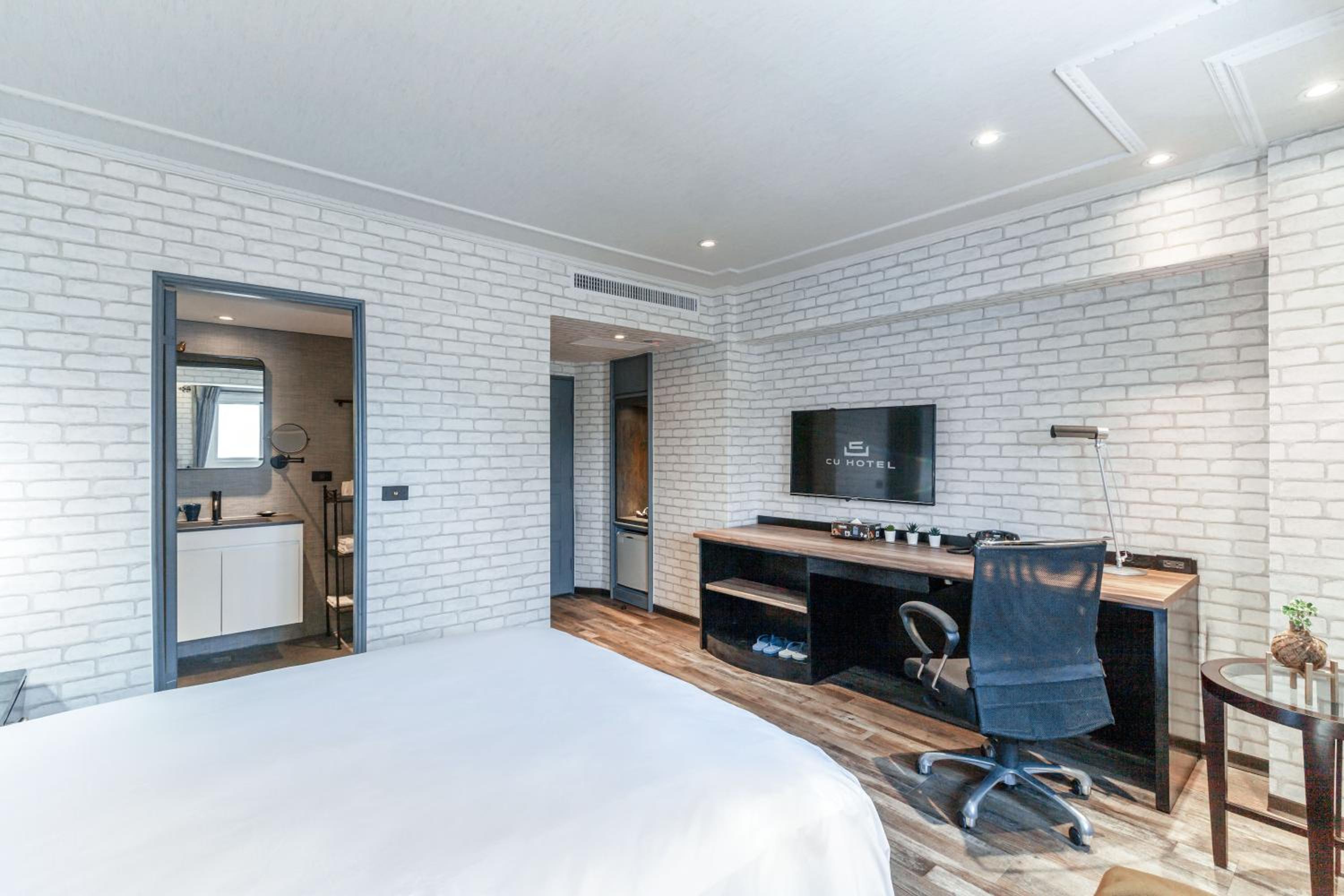 Double Room - Photo 5