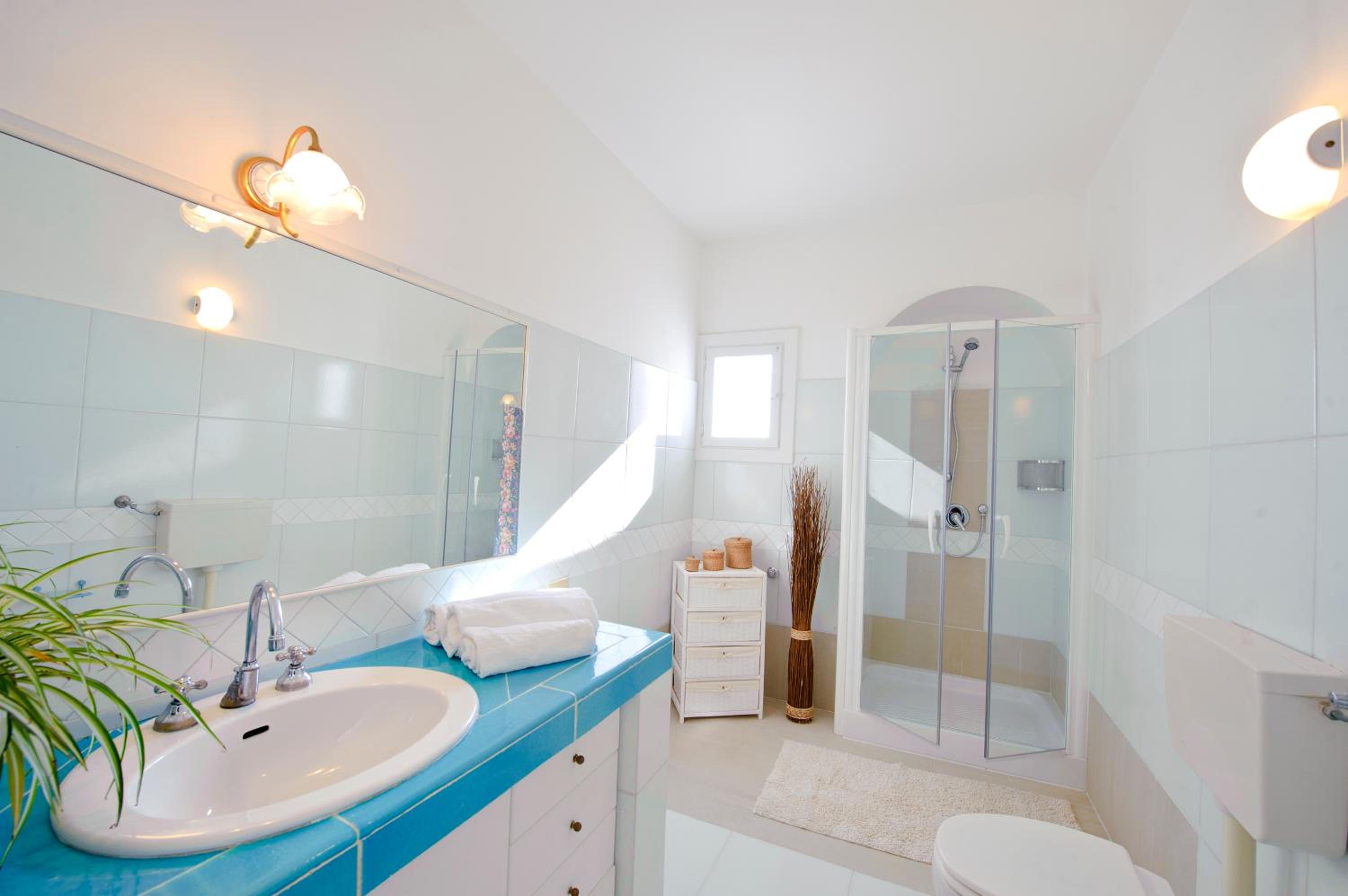 One-Bedroom Apartment with Sea View photo 3