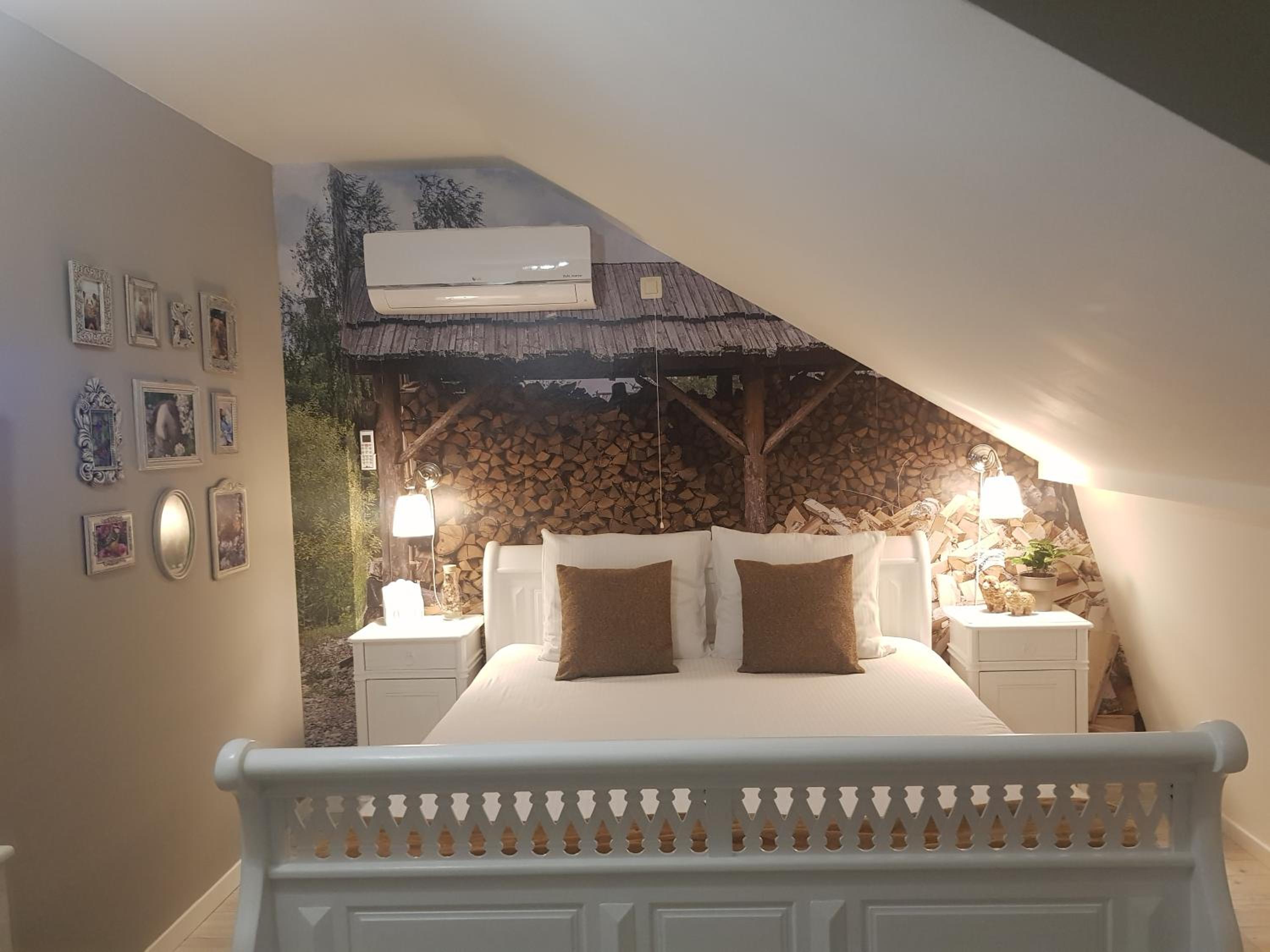 Deluxe Double Room with Bath photo 1