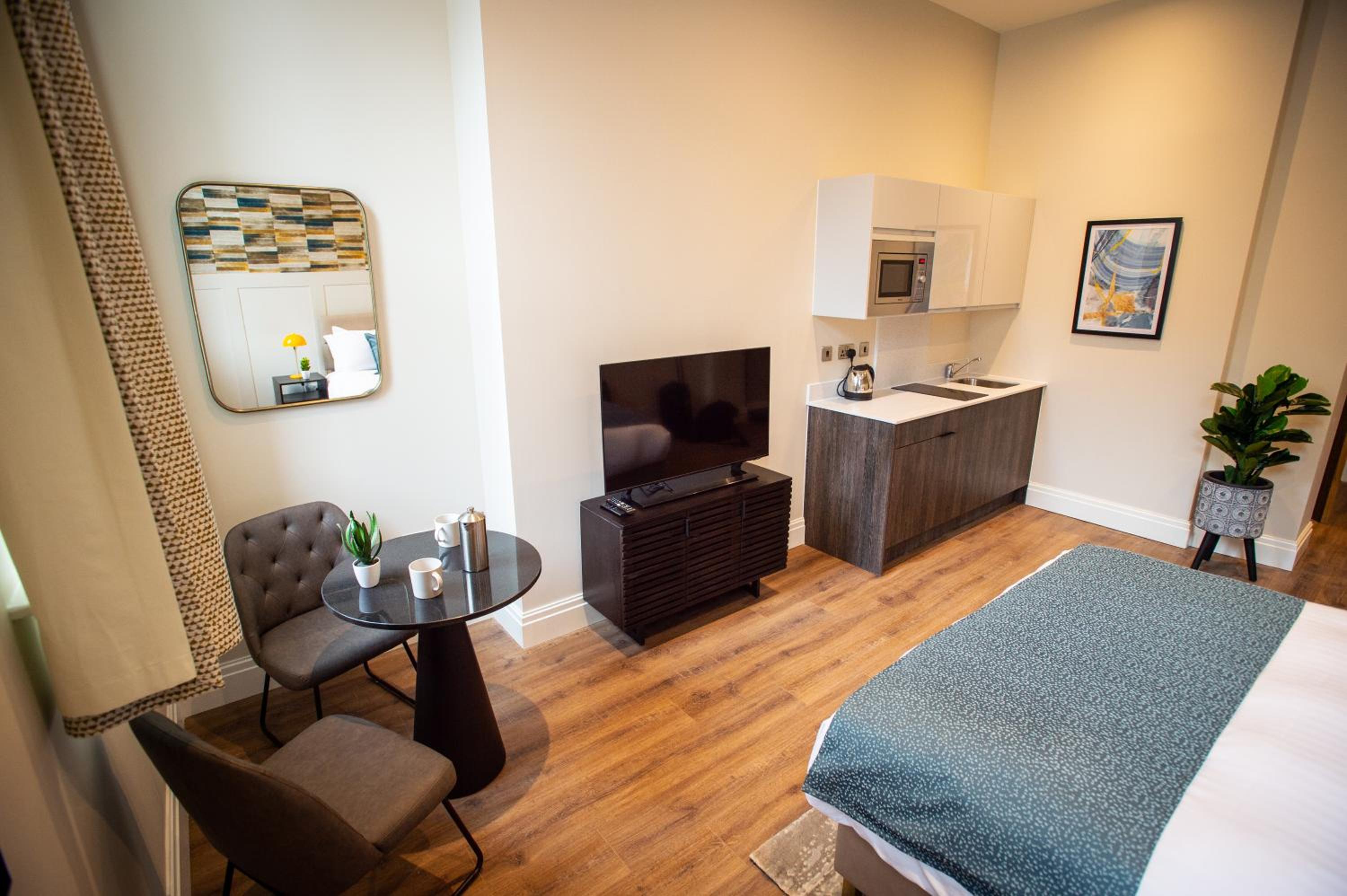 Studio Apartment - Photo 16