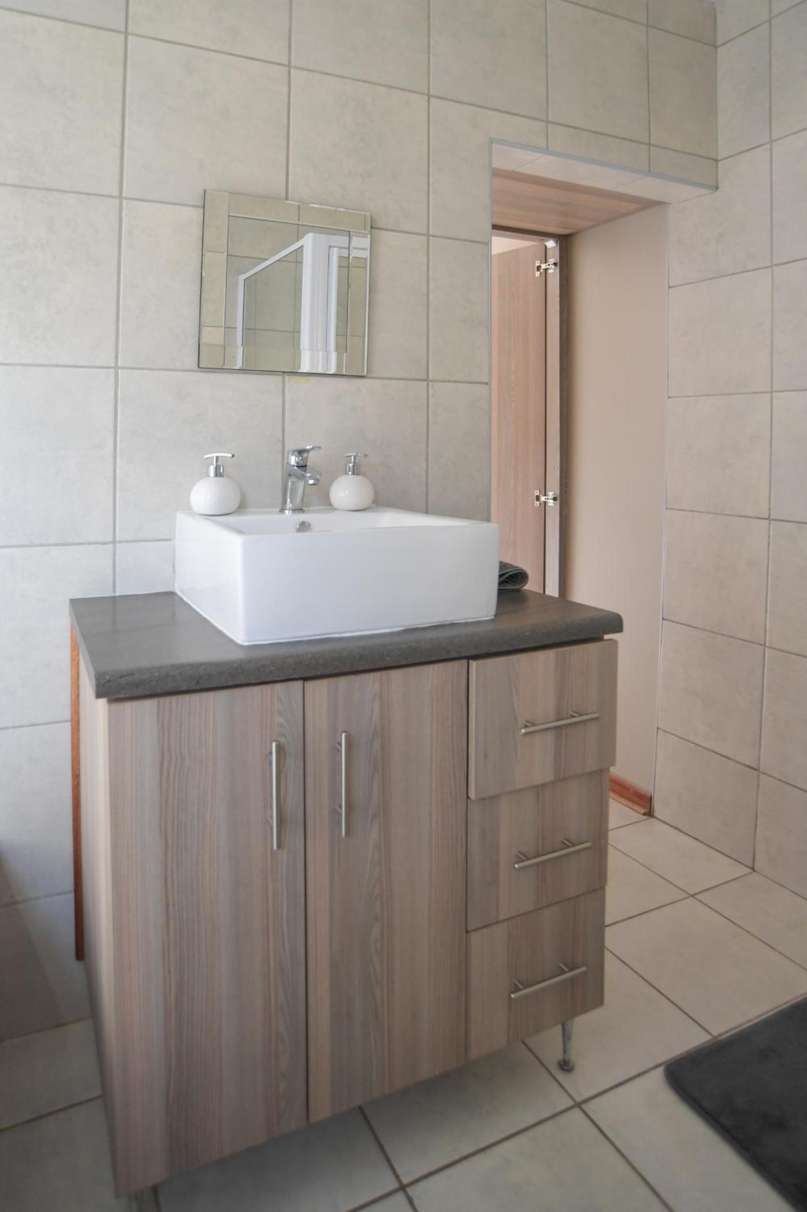 Superior Double or Twin Room with Garden View photo 3