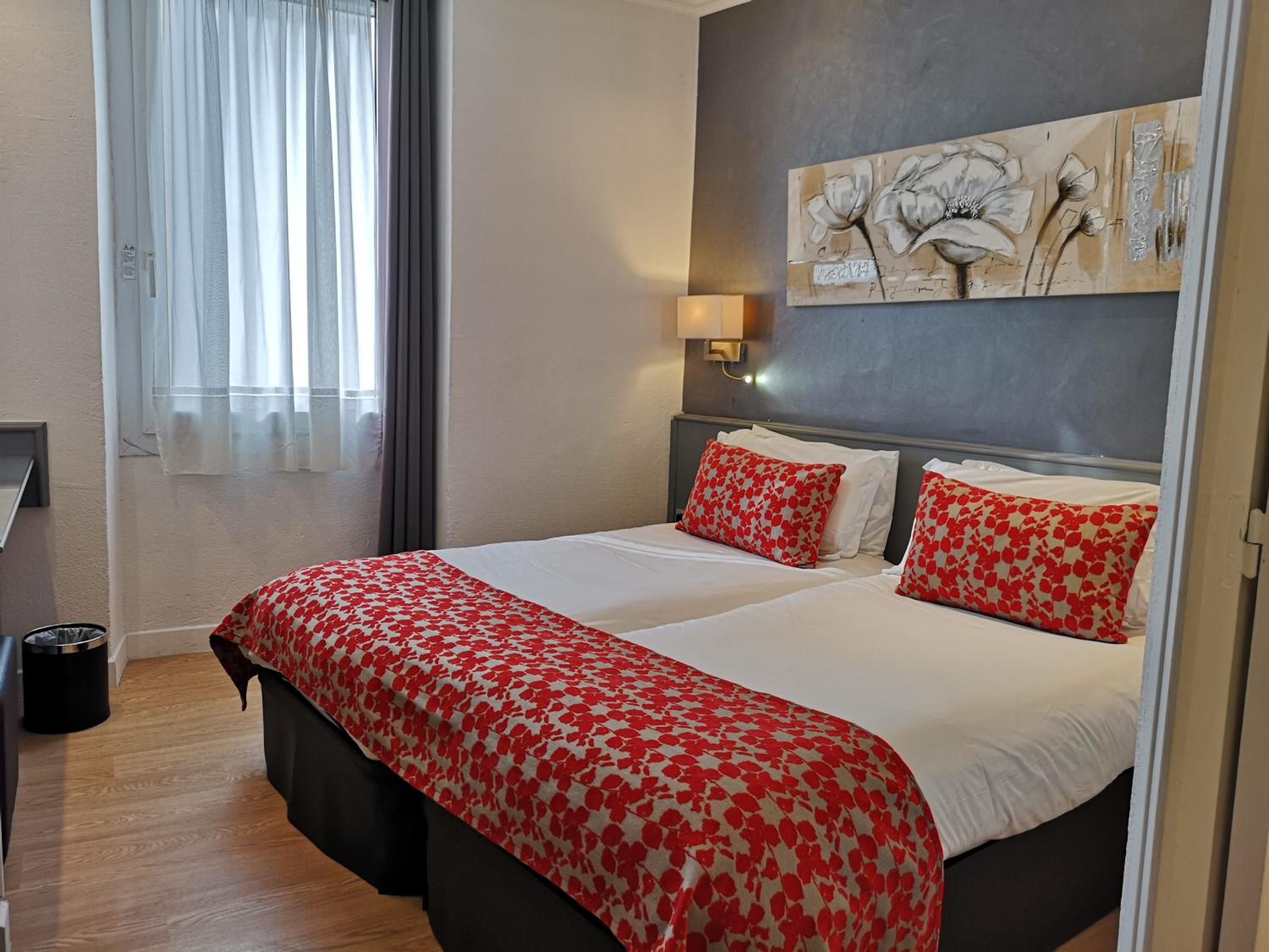 Double or Twin Room - Photo 1