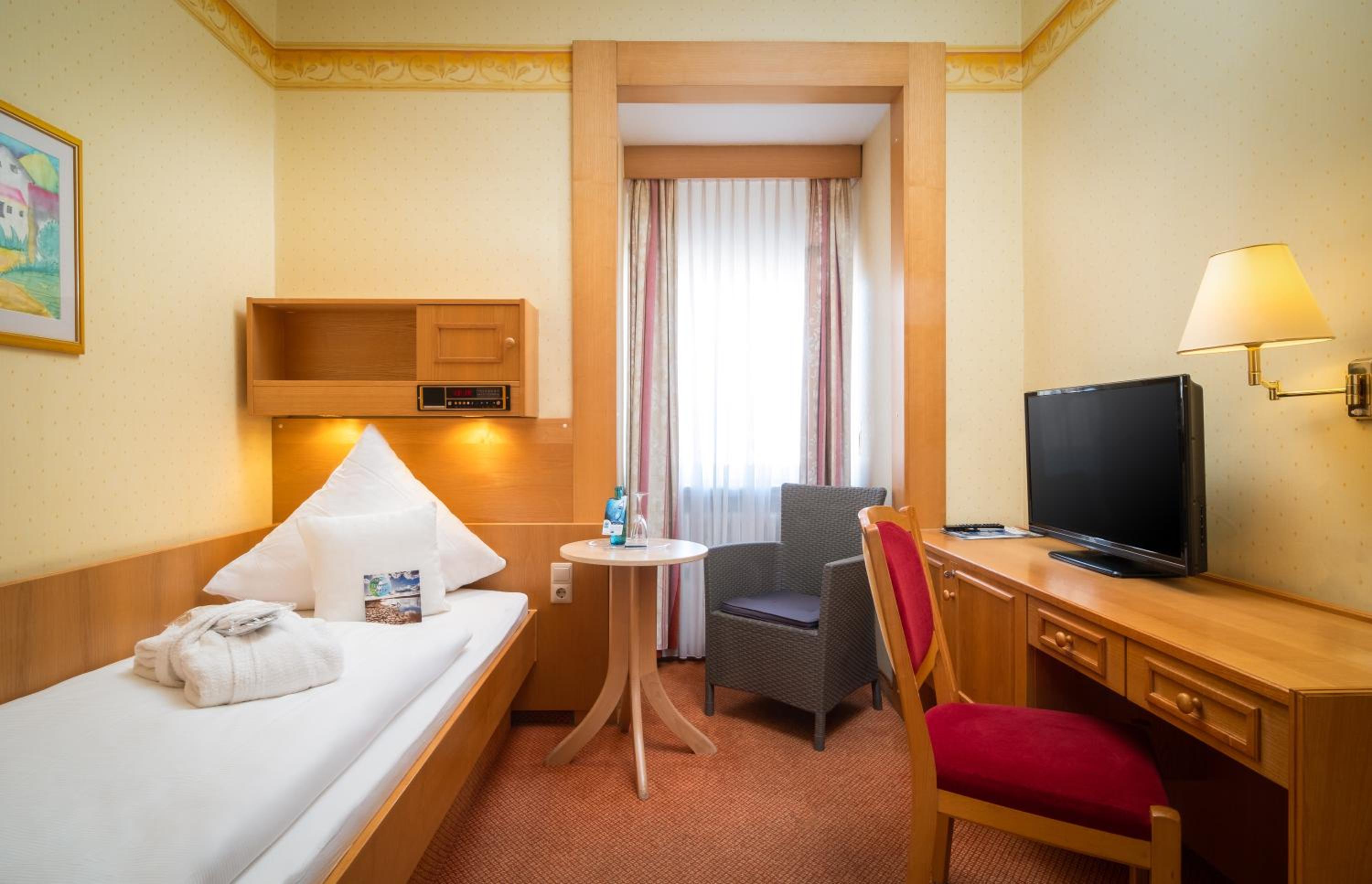 Standard Single Room with Inland View