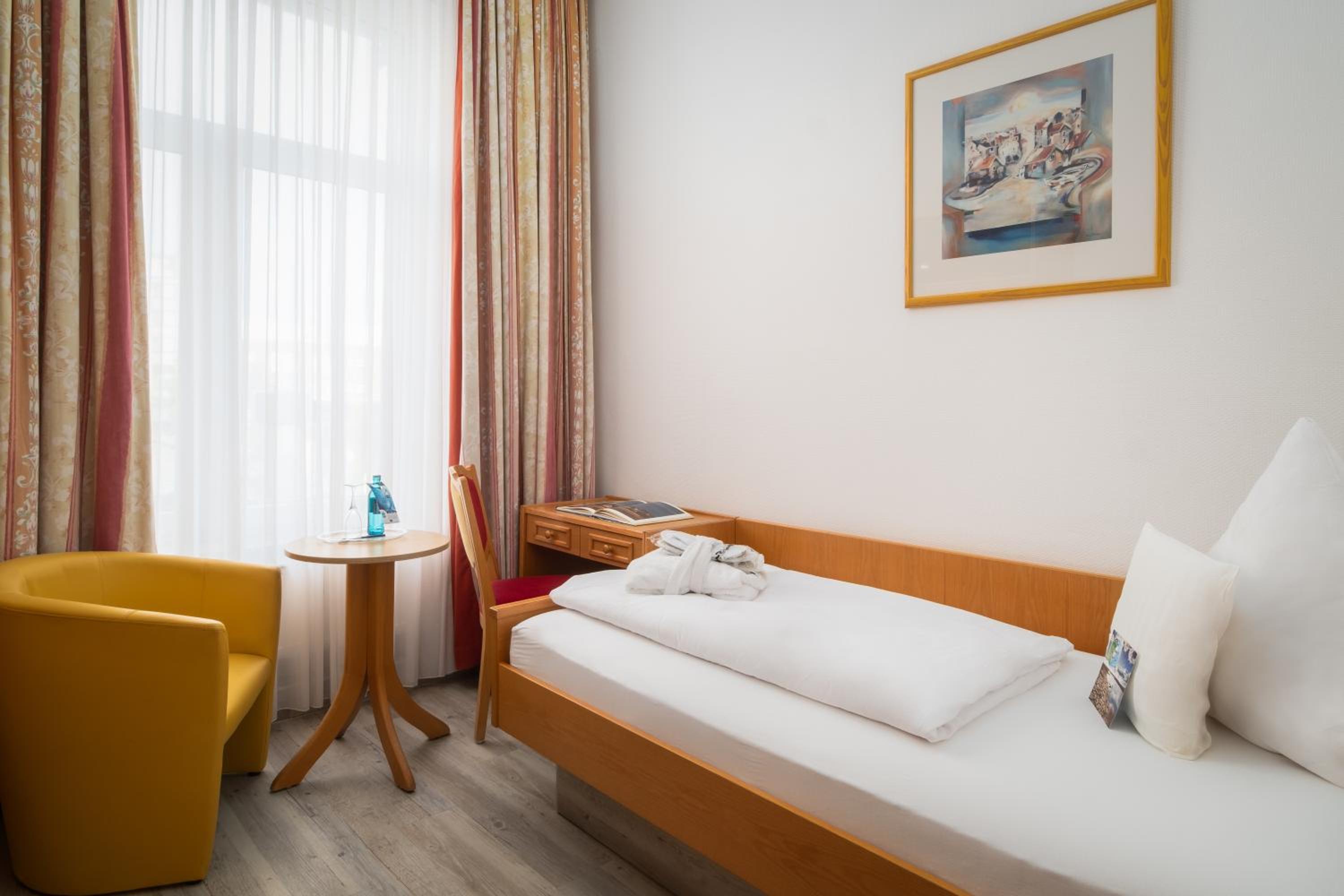 Standard Single Room with Inland View