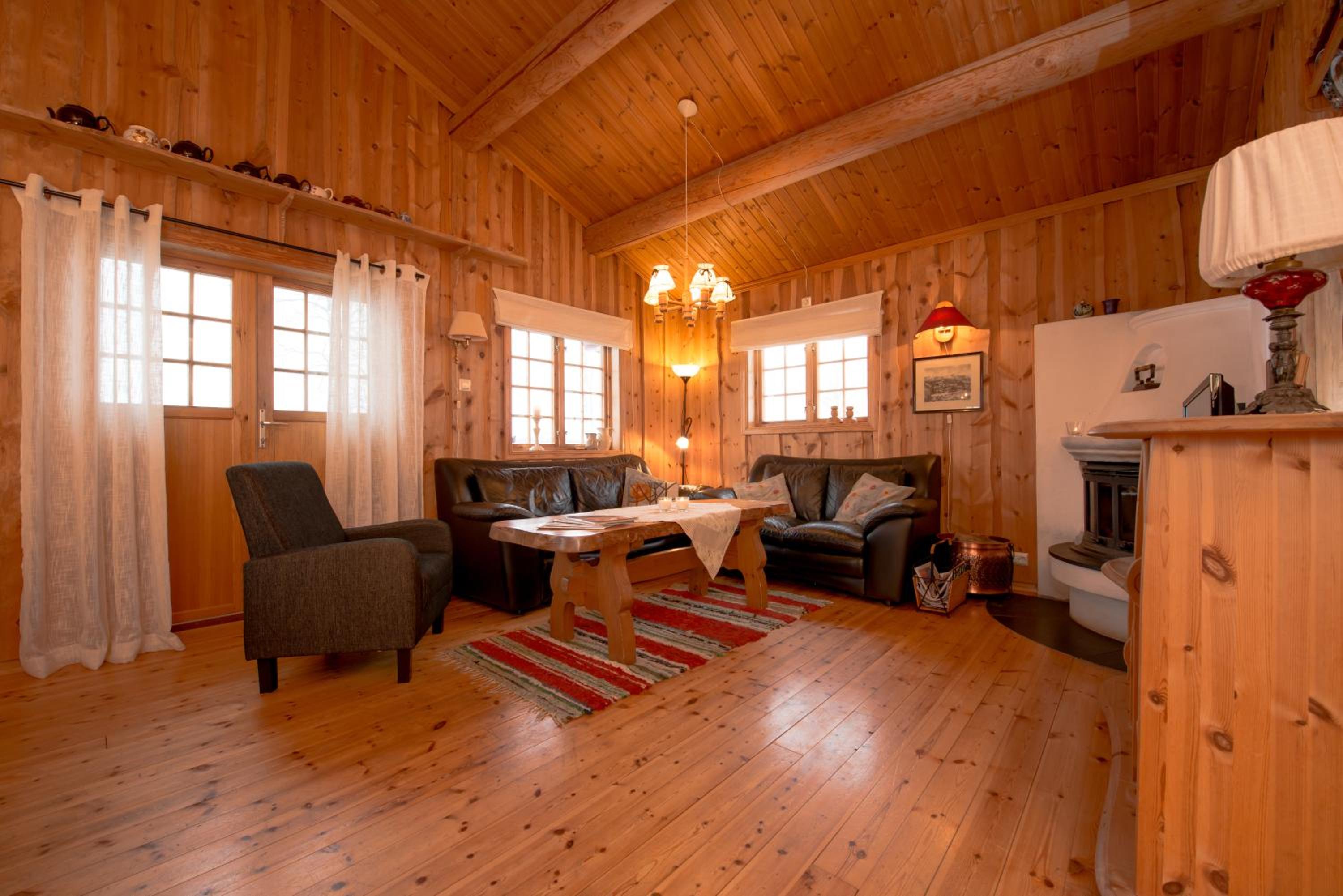 Three-Bedroom House photo 3