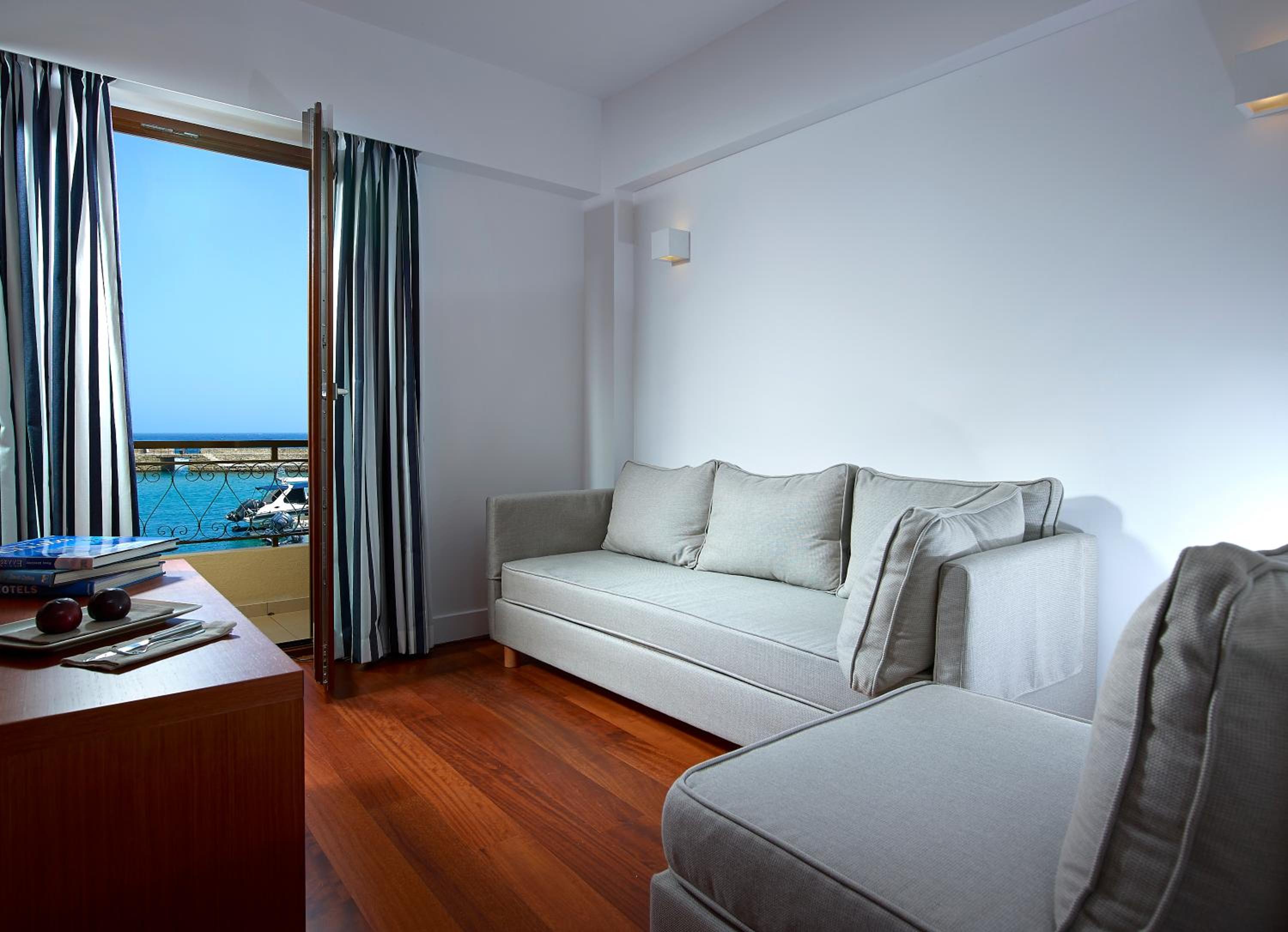 Junior Suite with Sea View photo 2