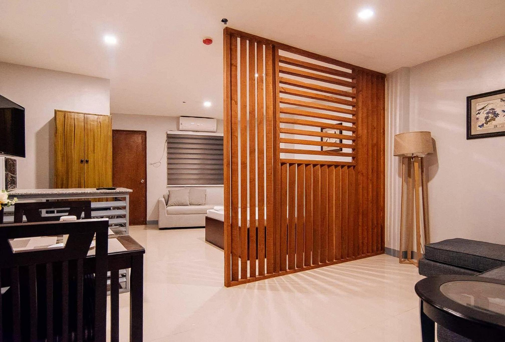 Family Room - Photo 4