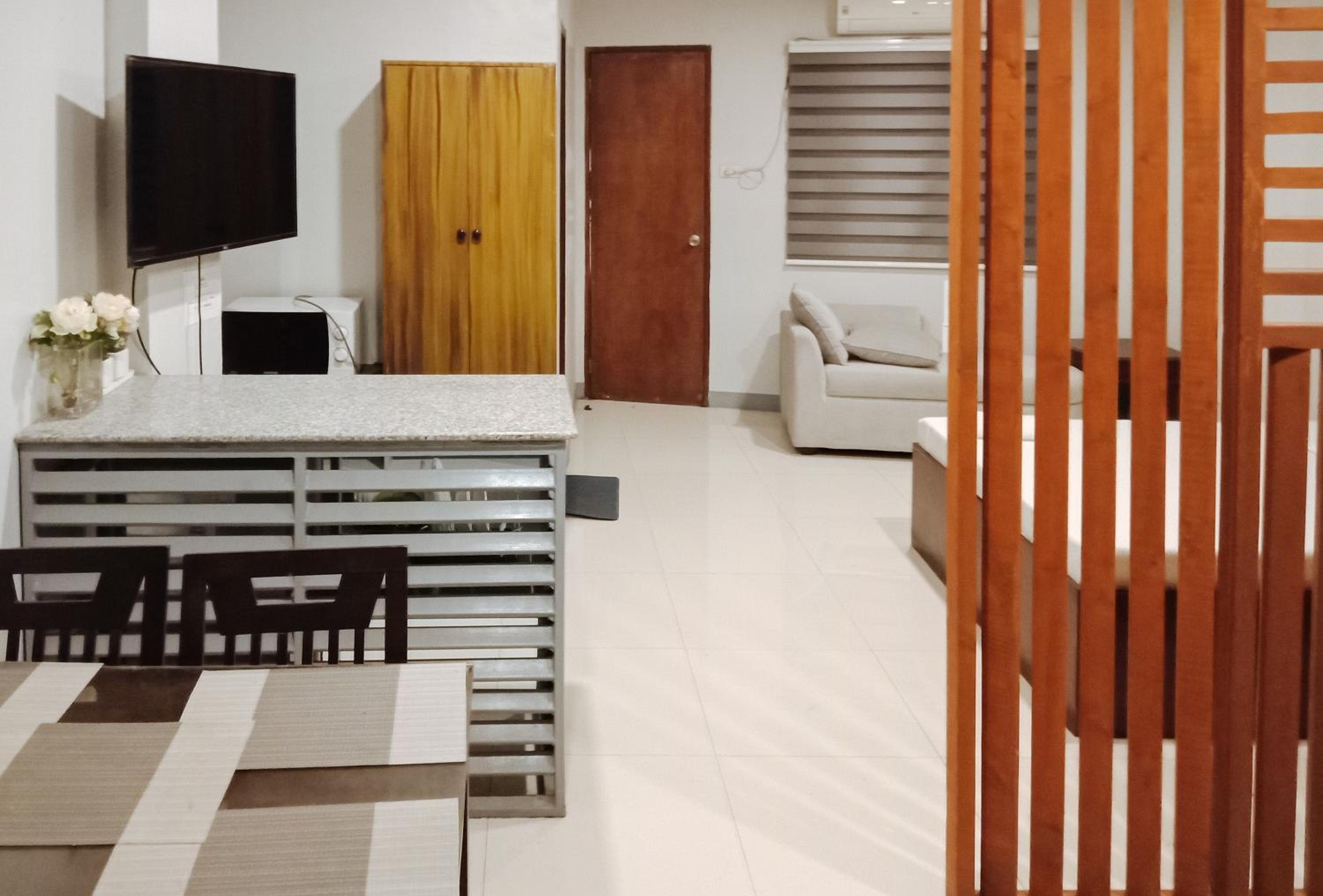 Family Room - Photo 7
