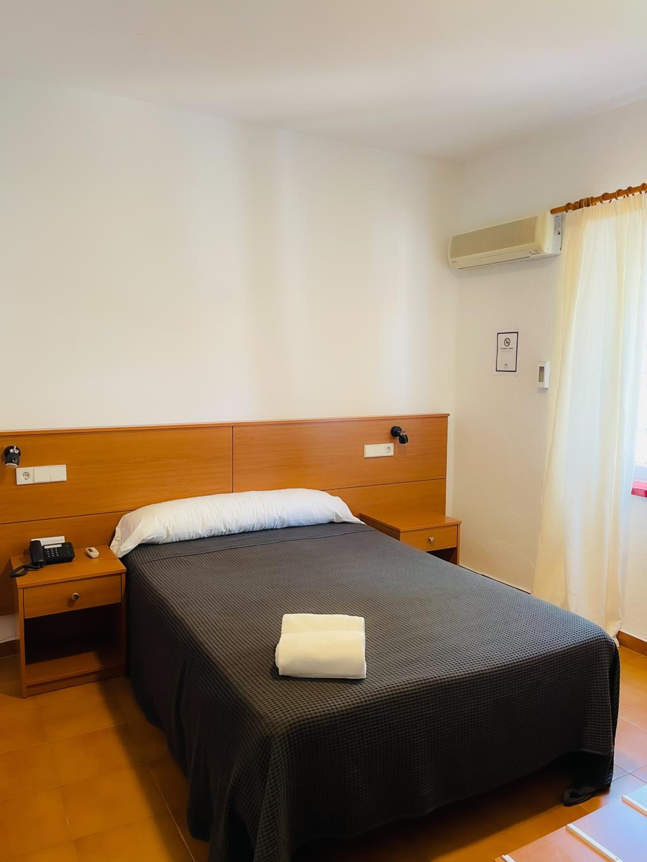 Double Room - Photo 2
