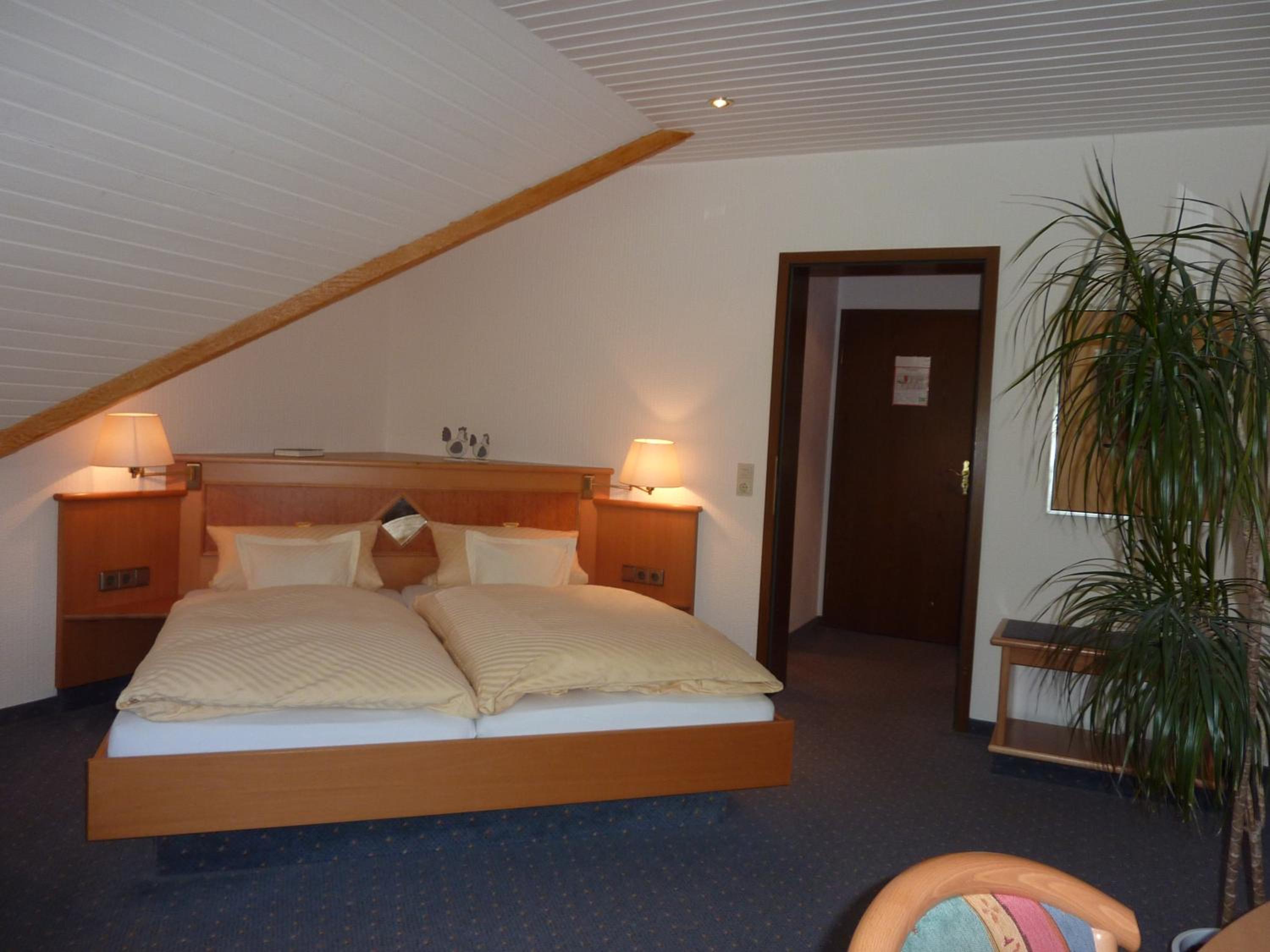 Double Room with Balcony - Photo 2