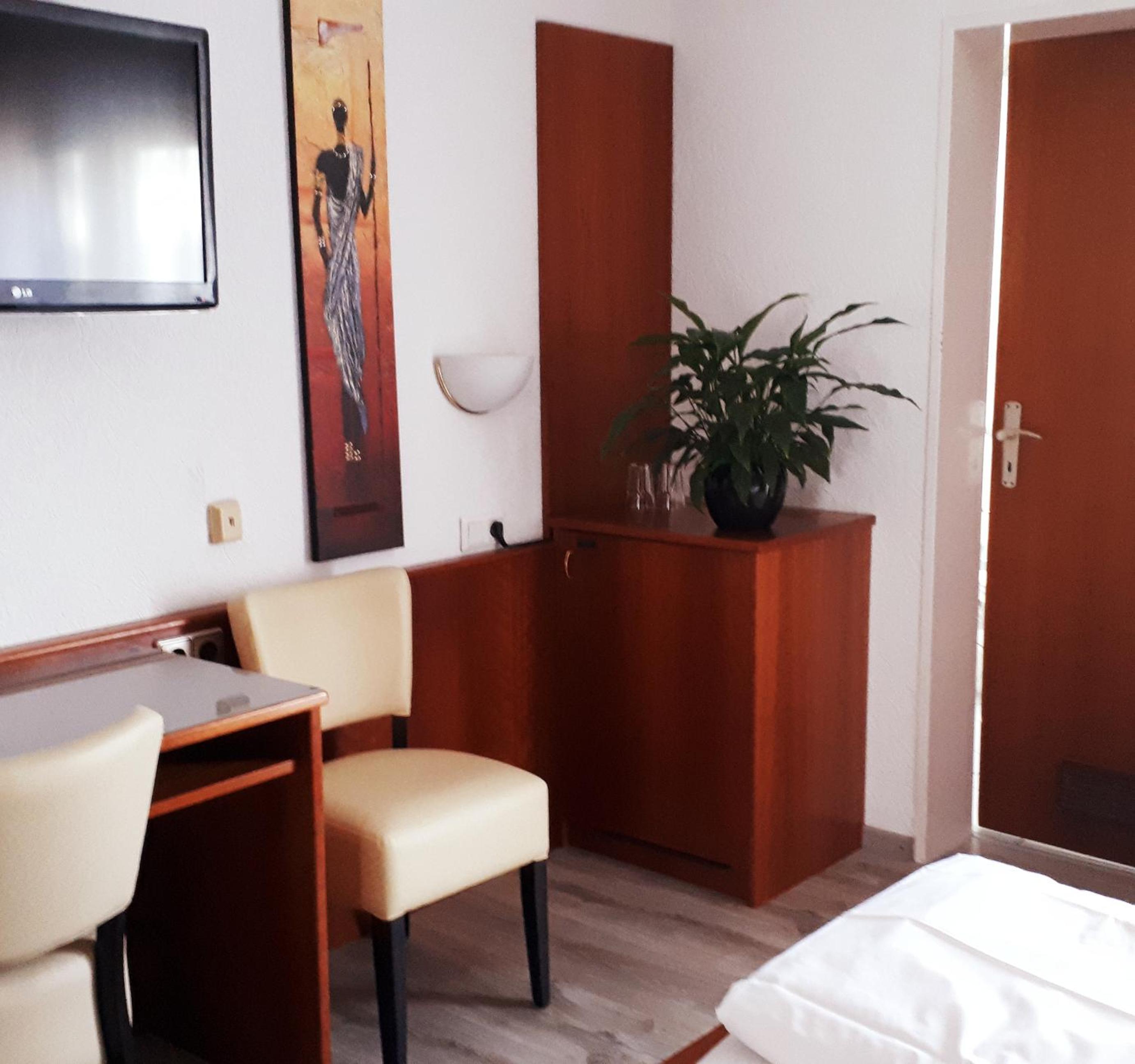 Double Room - Photo 2