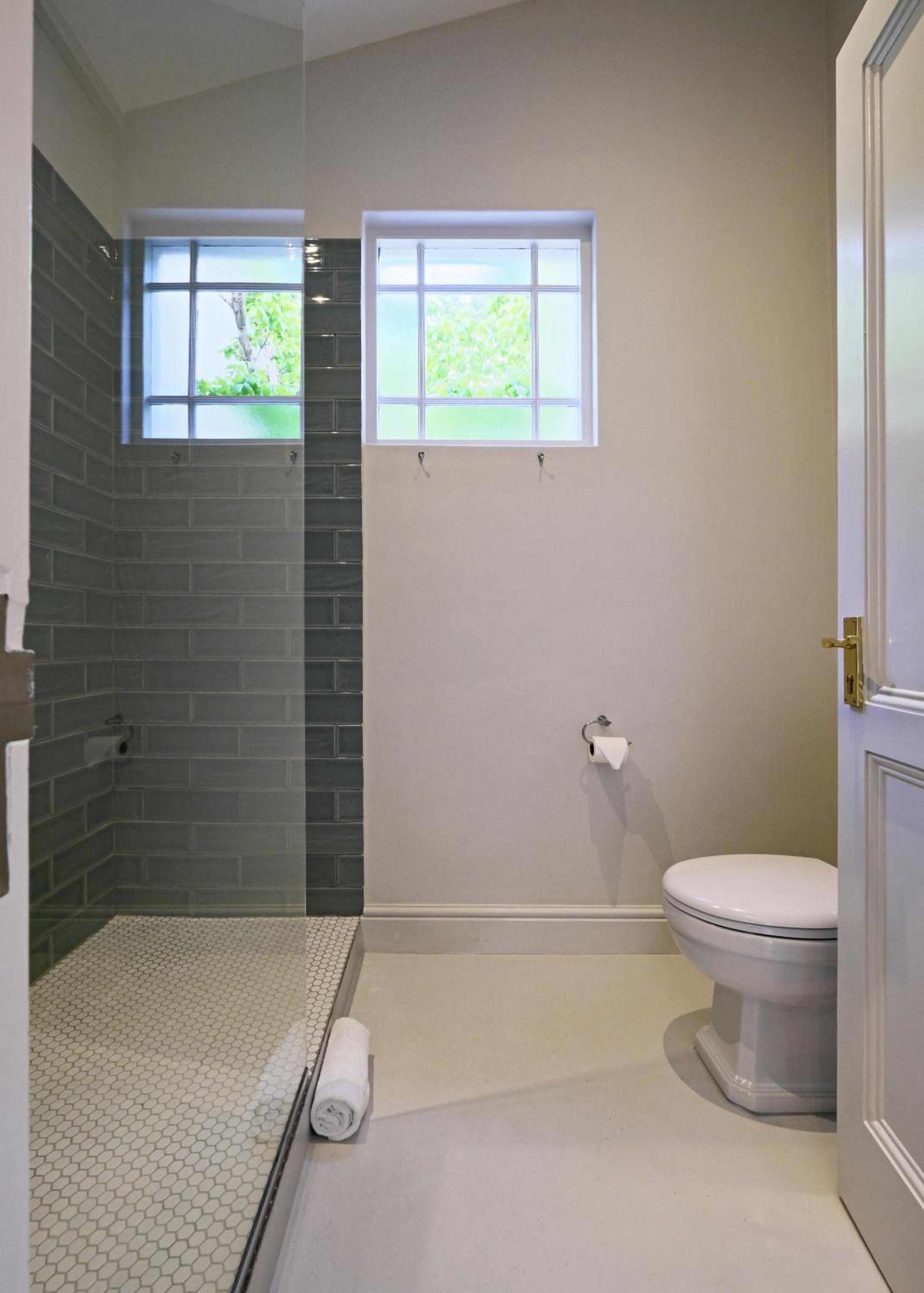 Deluxe Room - Photo 17