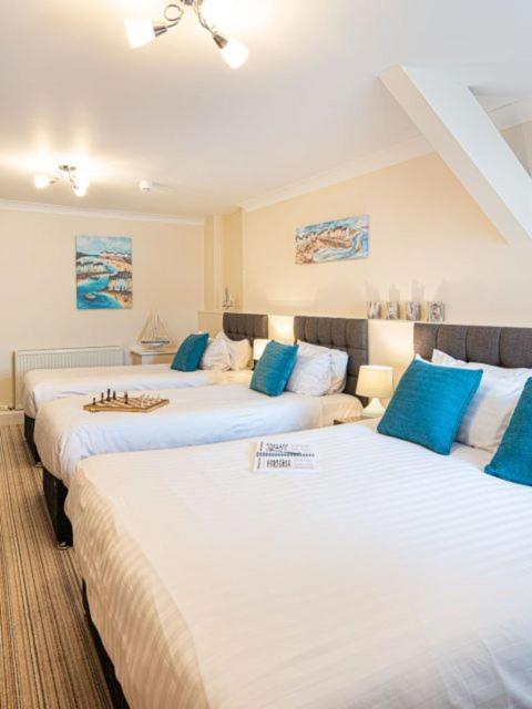Family Room (2 Adults + 2 Children) - Photo 4