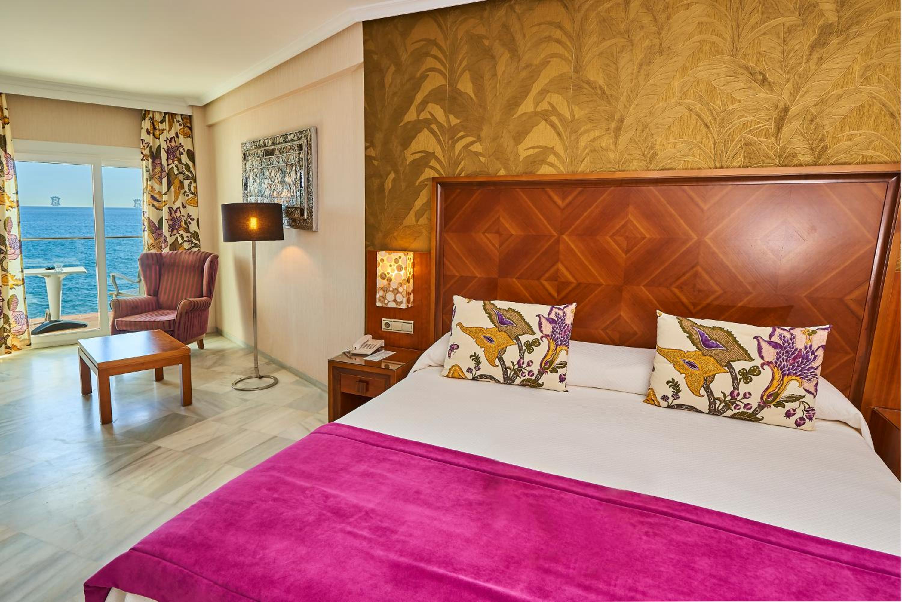 Junior Suite with Sea View and Balcony - Photo 9