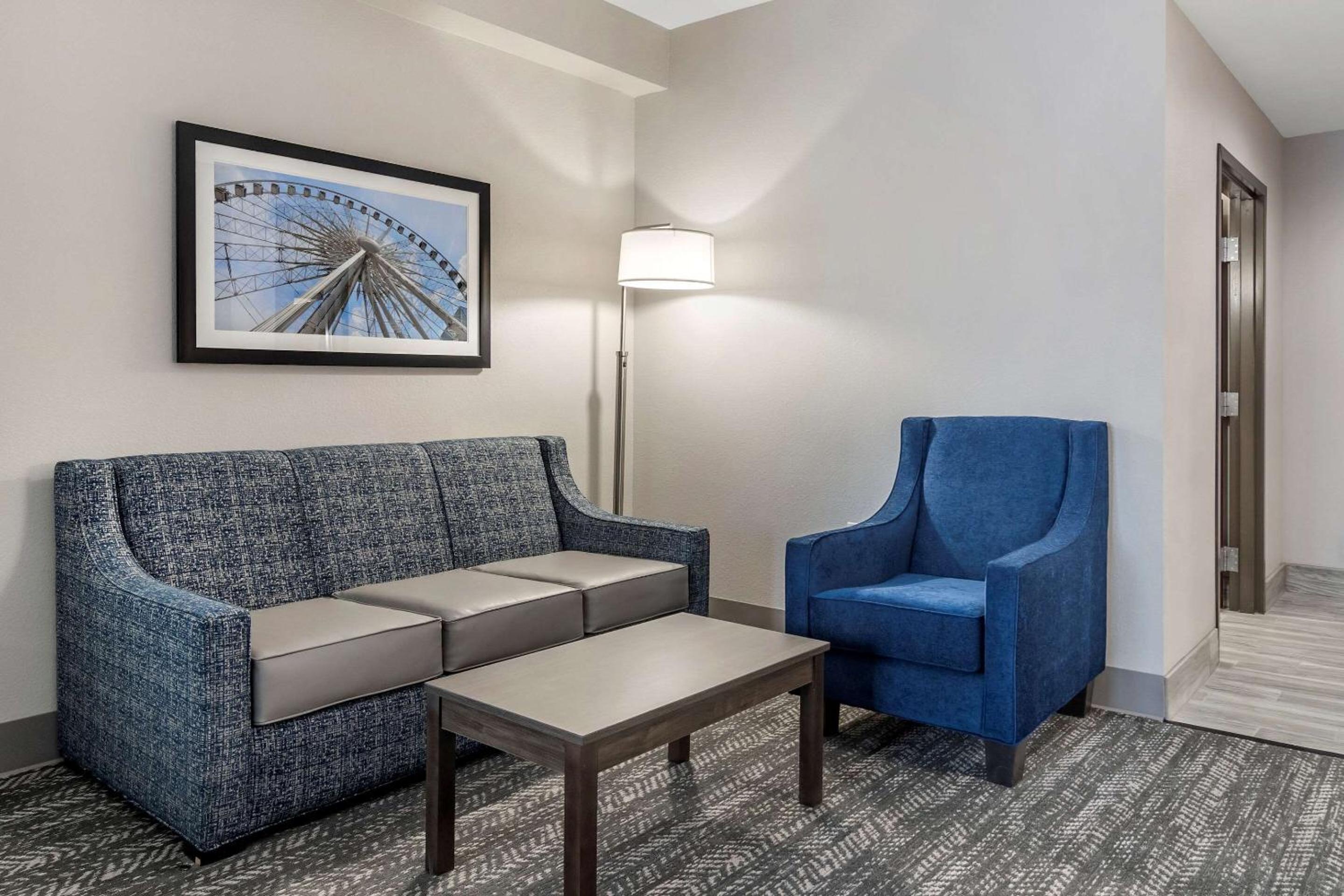 King Suite - Non-Smoking - Photo 15
