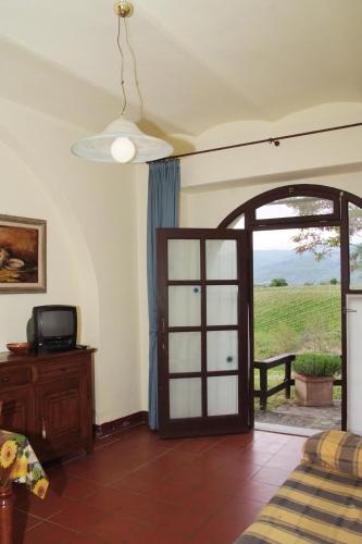 Apartment with Mountain View photo 3