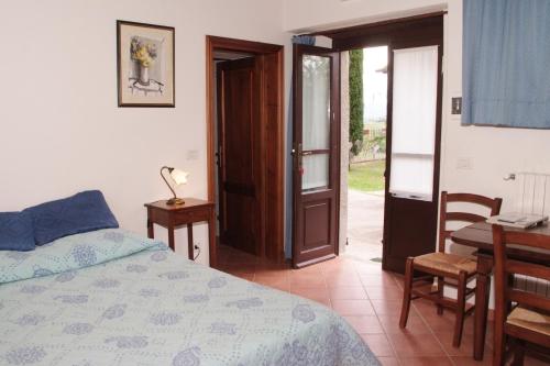 Studio Apartment photo 3