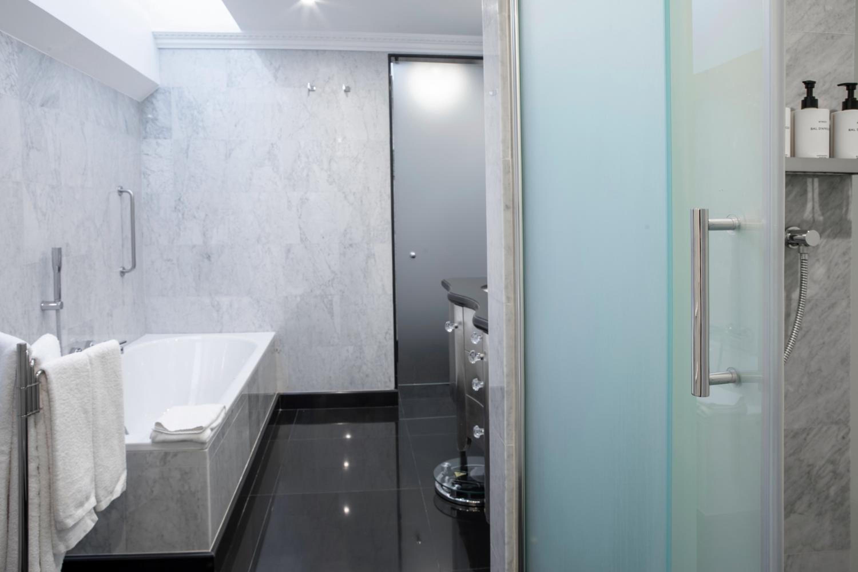 Prestige Suite - Photo 3