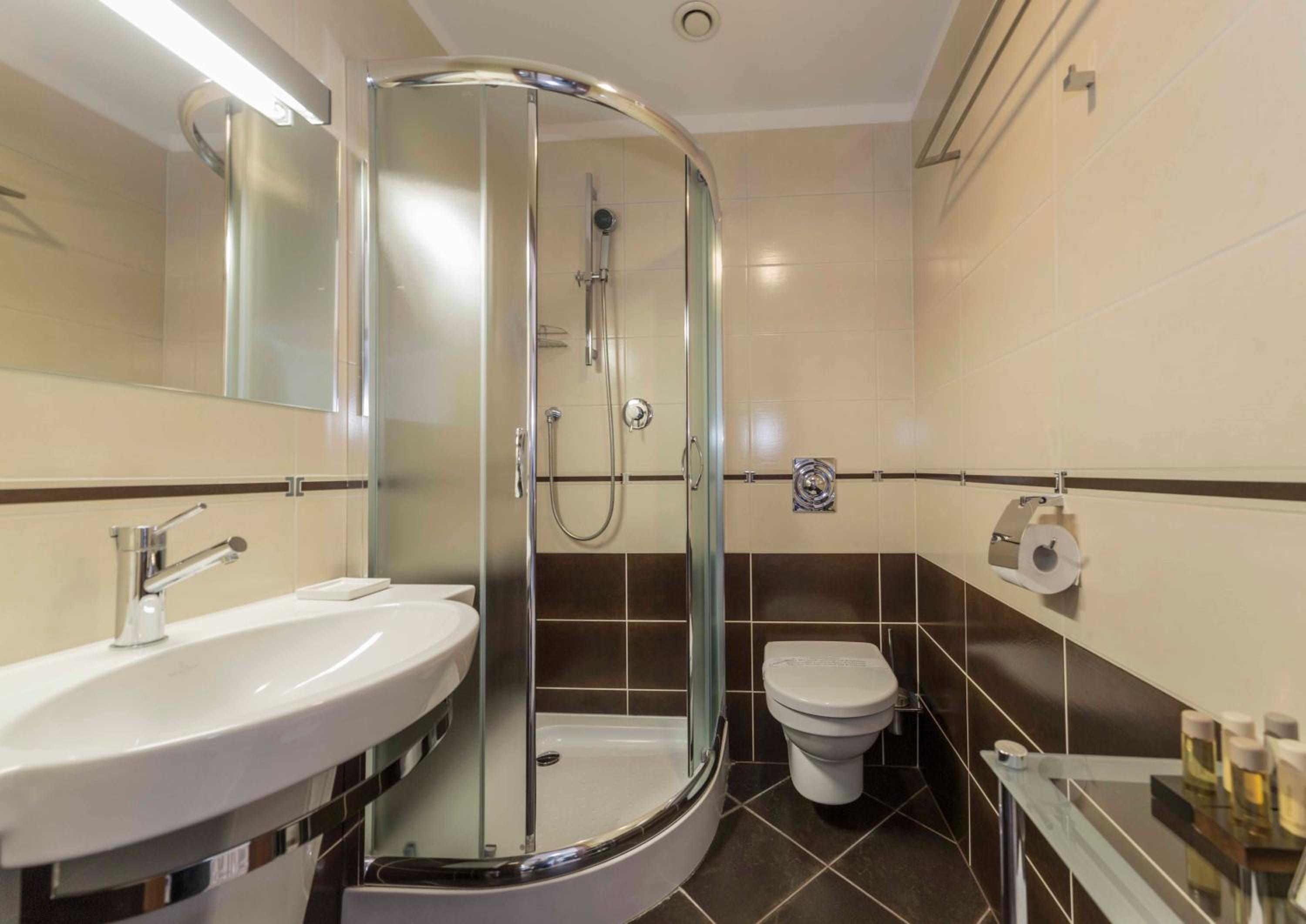 Double Room with Extra Bed photo 2