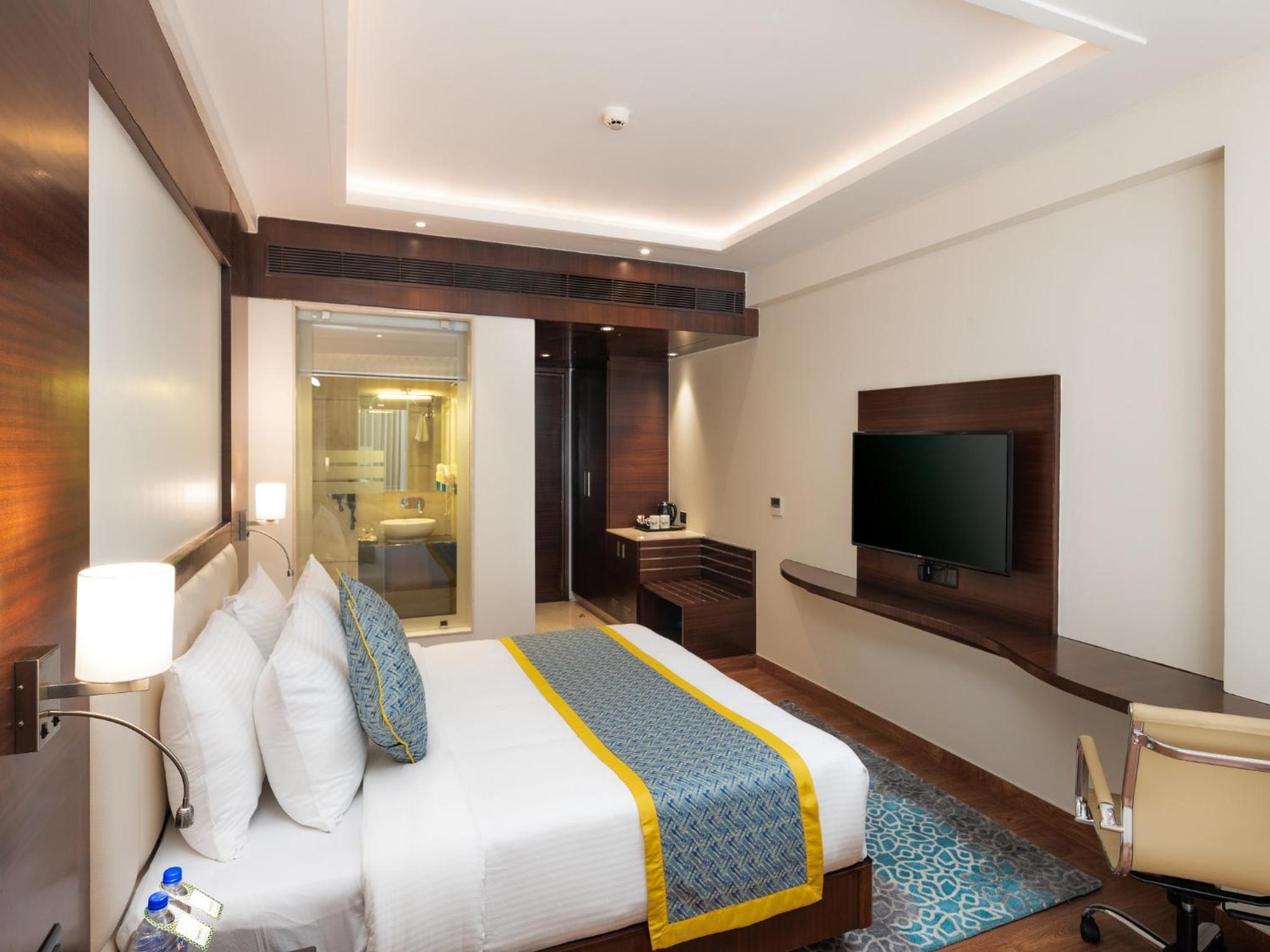 Superior King Room - Photo 4