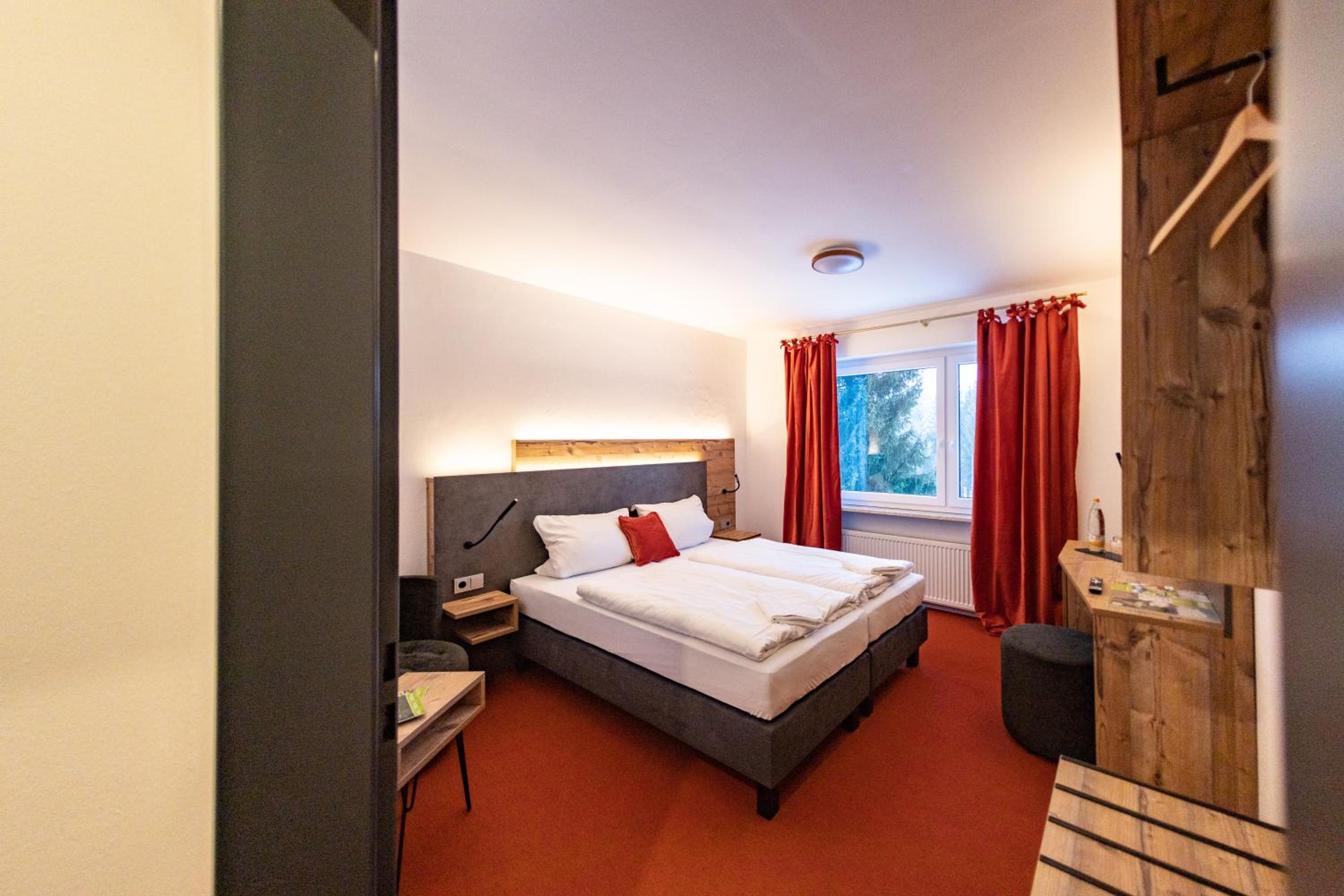 Standard Double Room - Photo 5