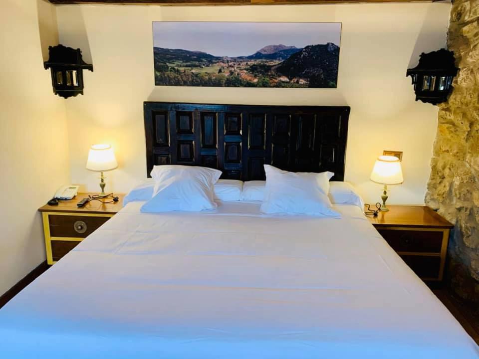 Premium Double or Twin Room - Photo 15