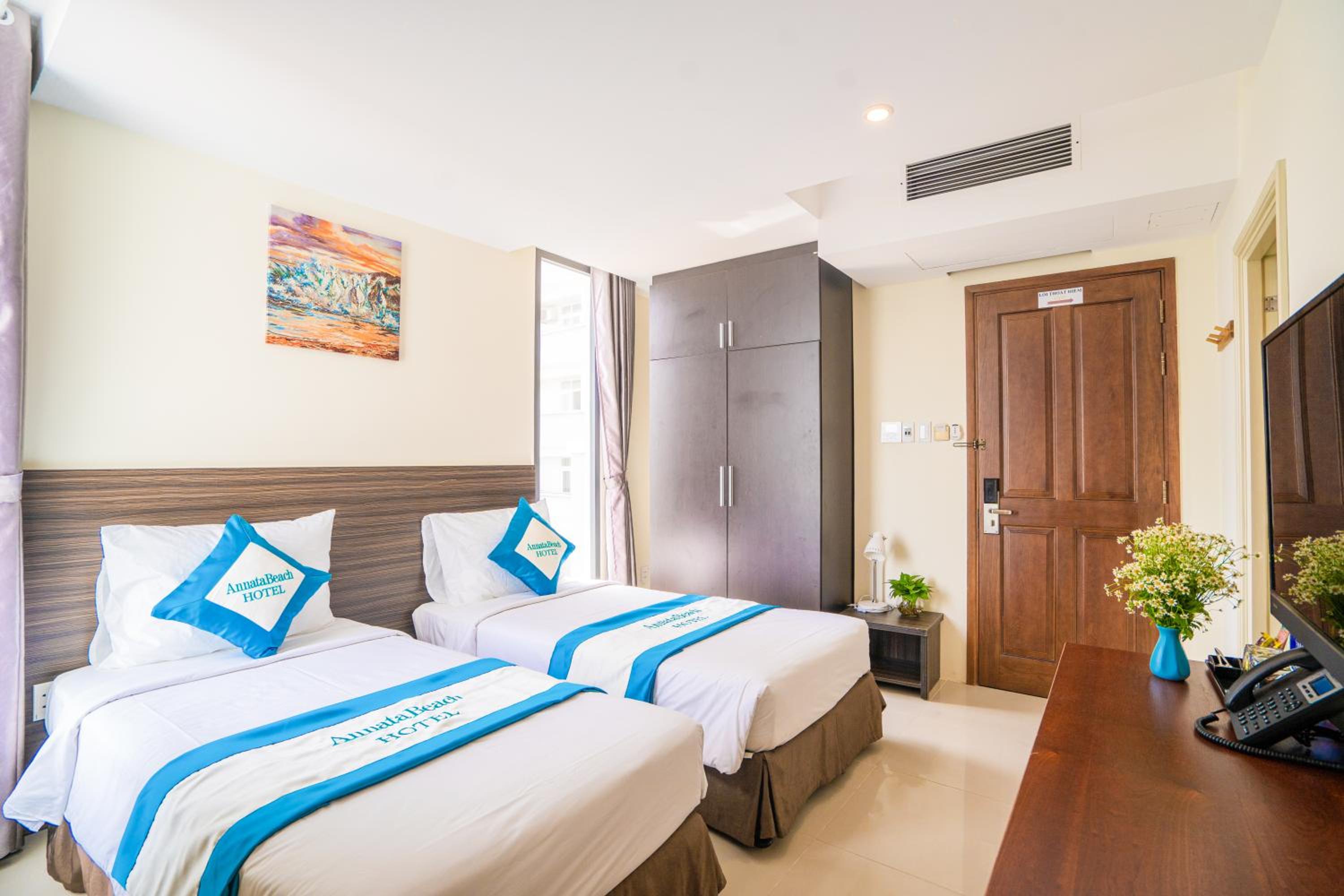 Deluxe Twin Room with Sea View photo 3