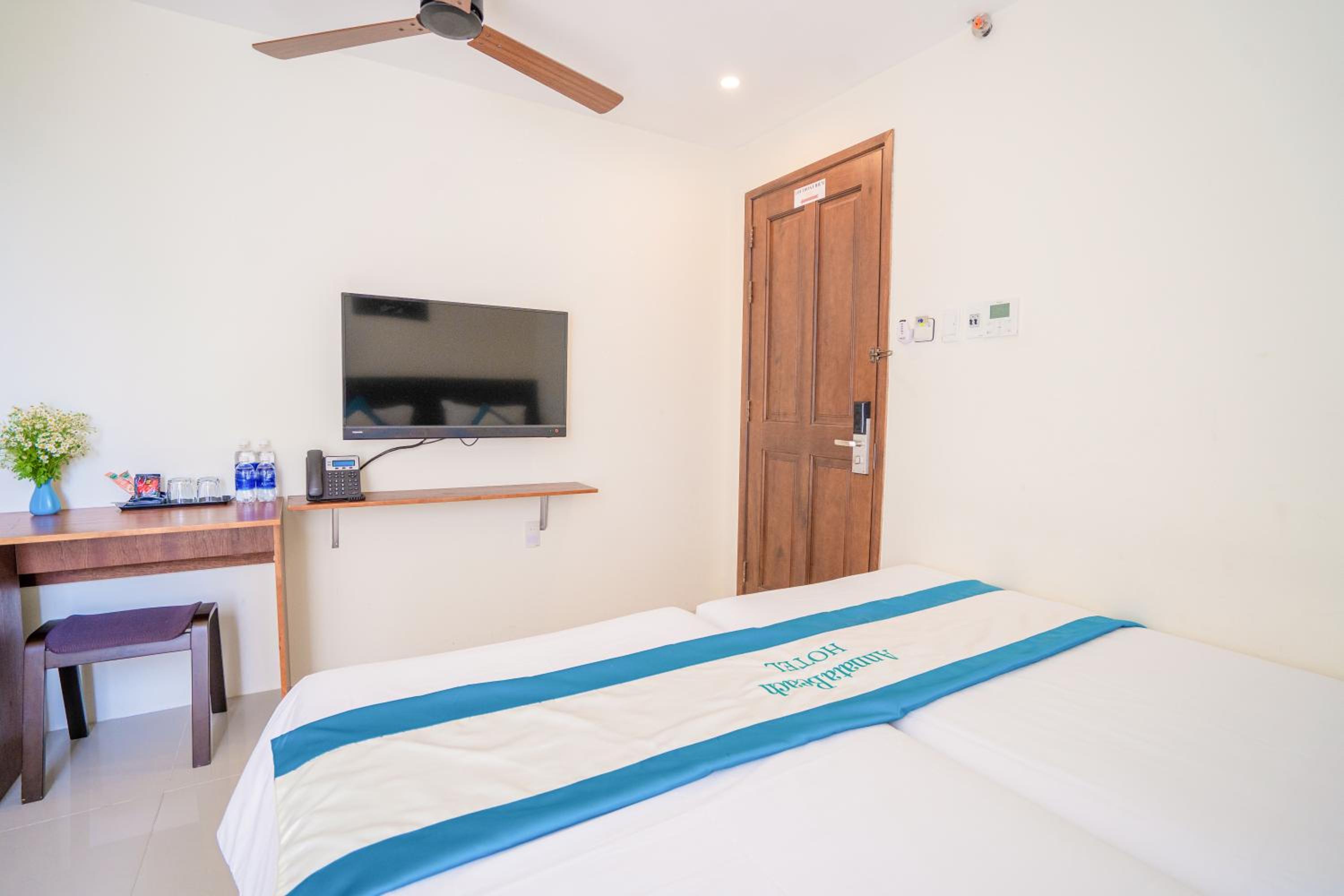 Deluxe Family Room - Photo 7