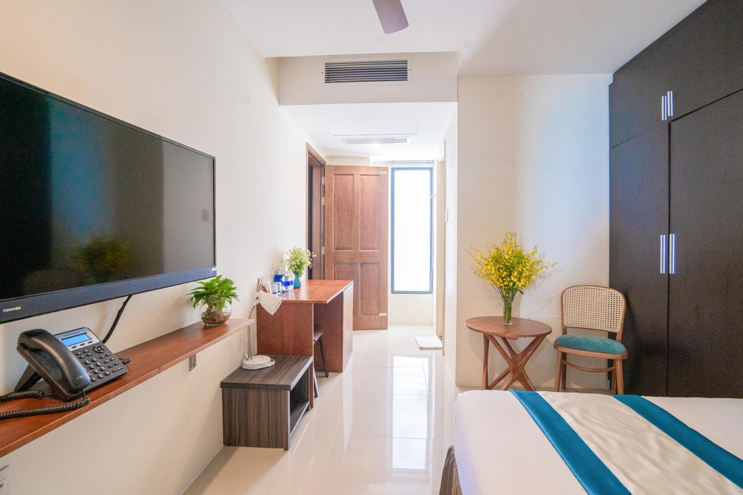Deluxe Family Room - Photo 8