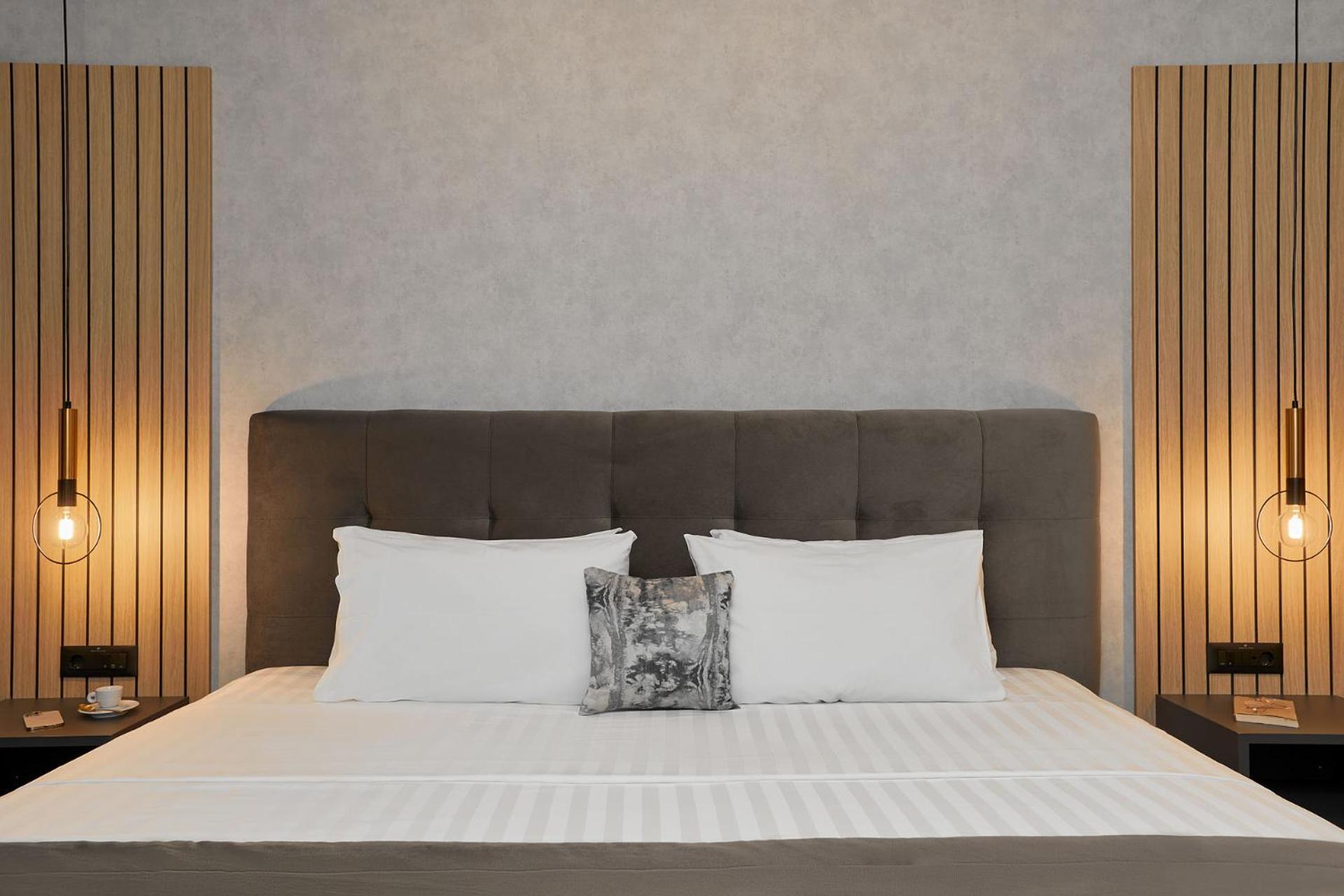 Deluxe Double or Twin Room - Photo 6