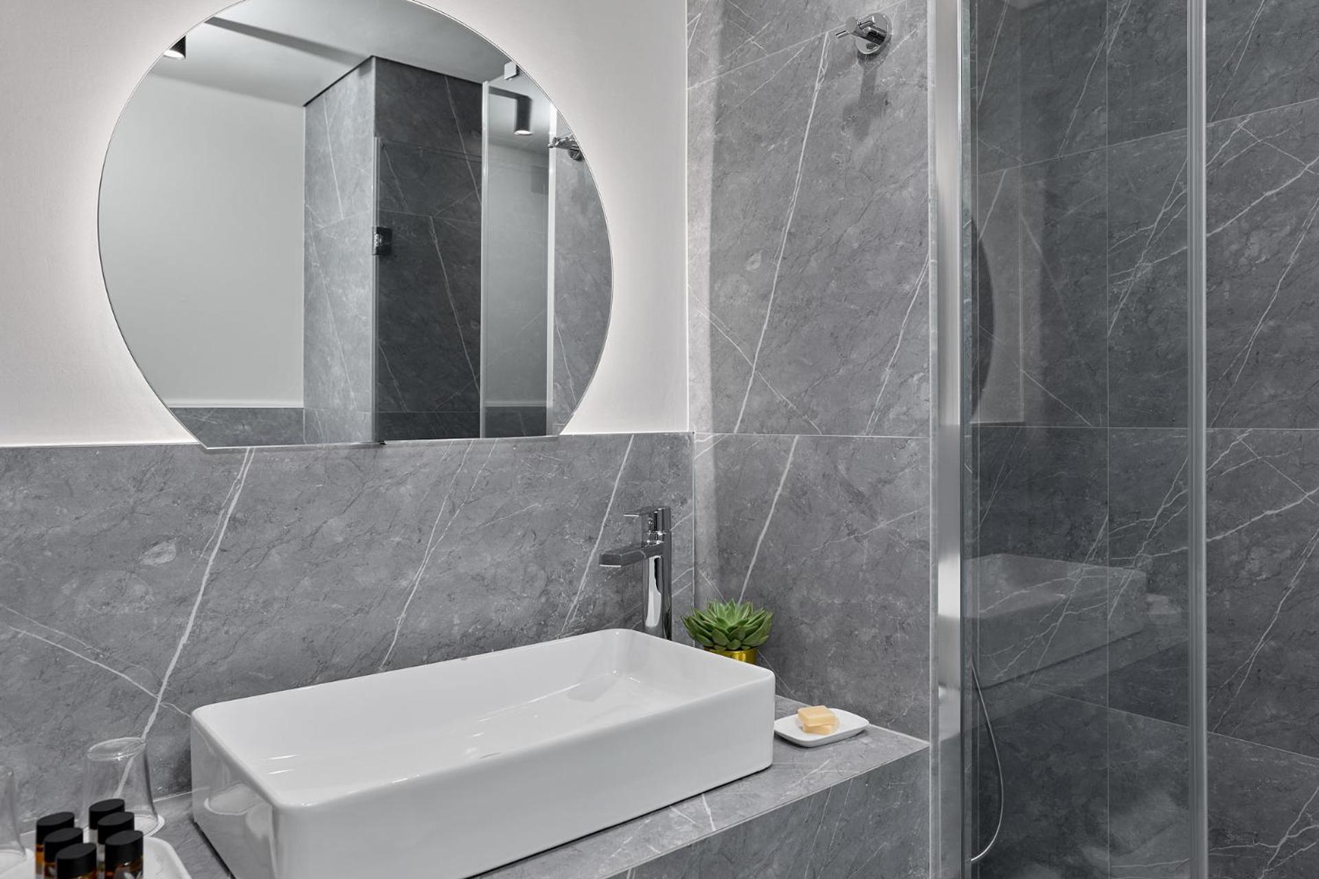 Deluxe Double or Twin Room - Photo 2