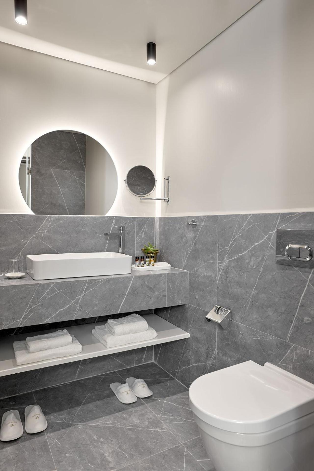 Premium Double or Twin Room - Photo 7
