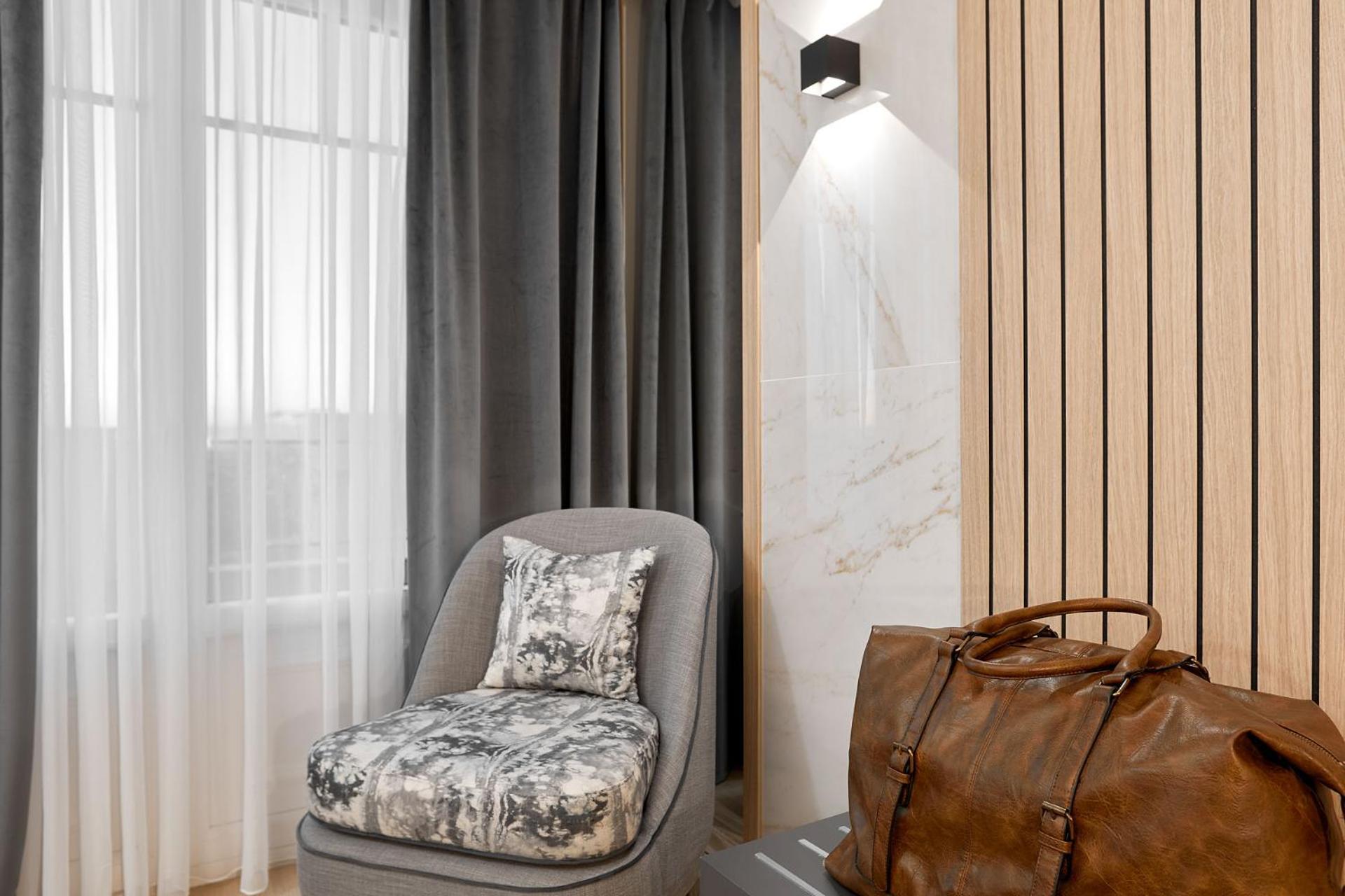 Premium Double or Twin Room - Photo 5