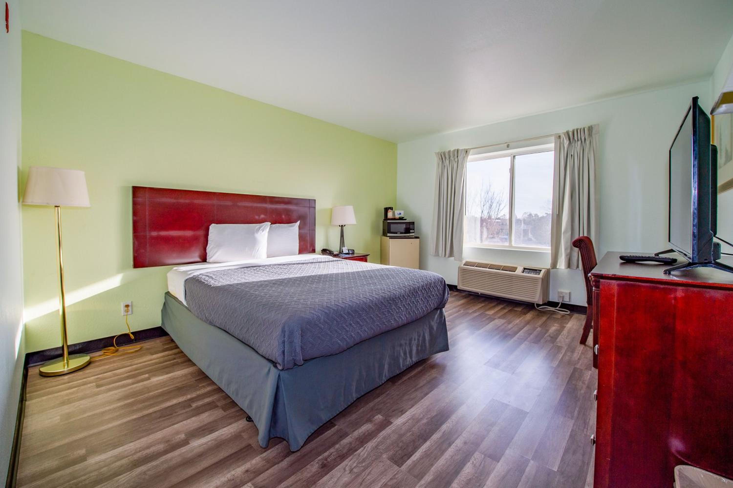 Superior Queen Room - Non-Smoking - Photo 5