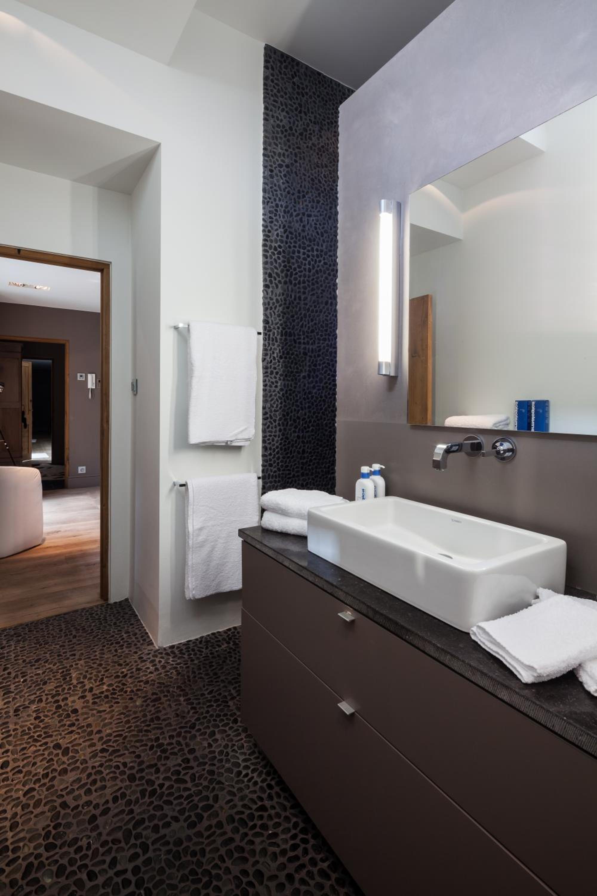 Deluxe King Room photo 3