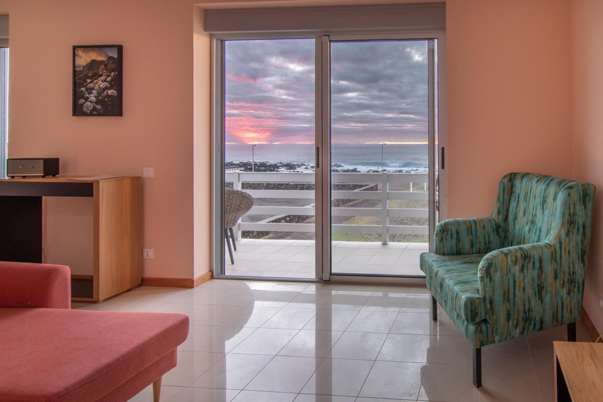 Two-Bedroom Apartment with Partial Sea View - Photo 25