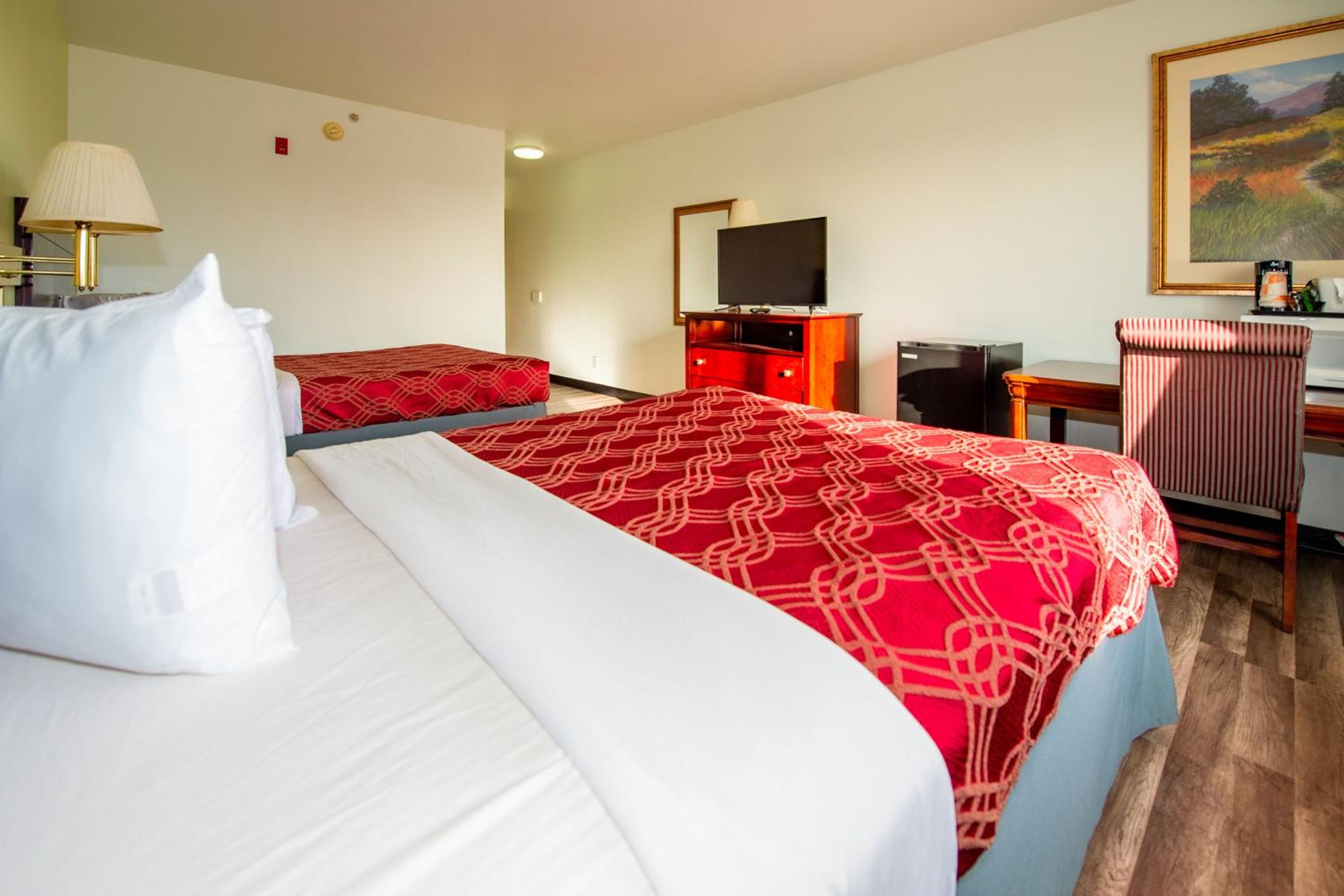 Superior Queen Room with Two Queen Beds - Non-Smoking - Photo 1