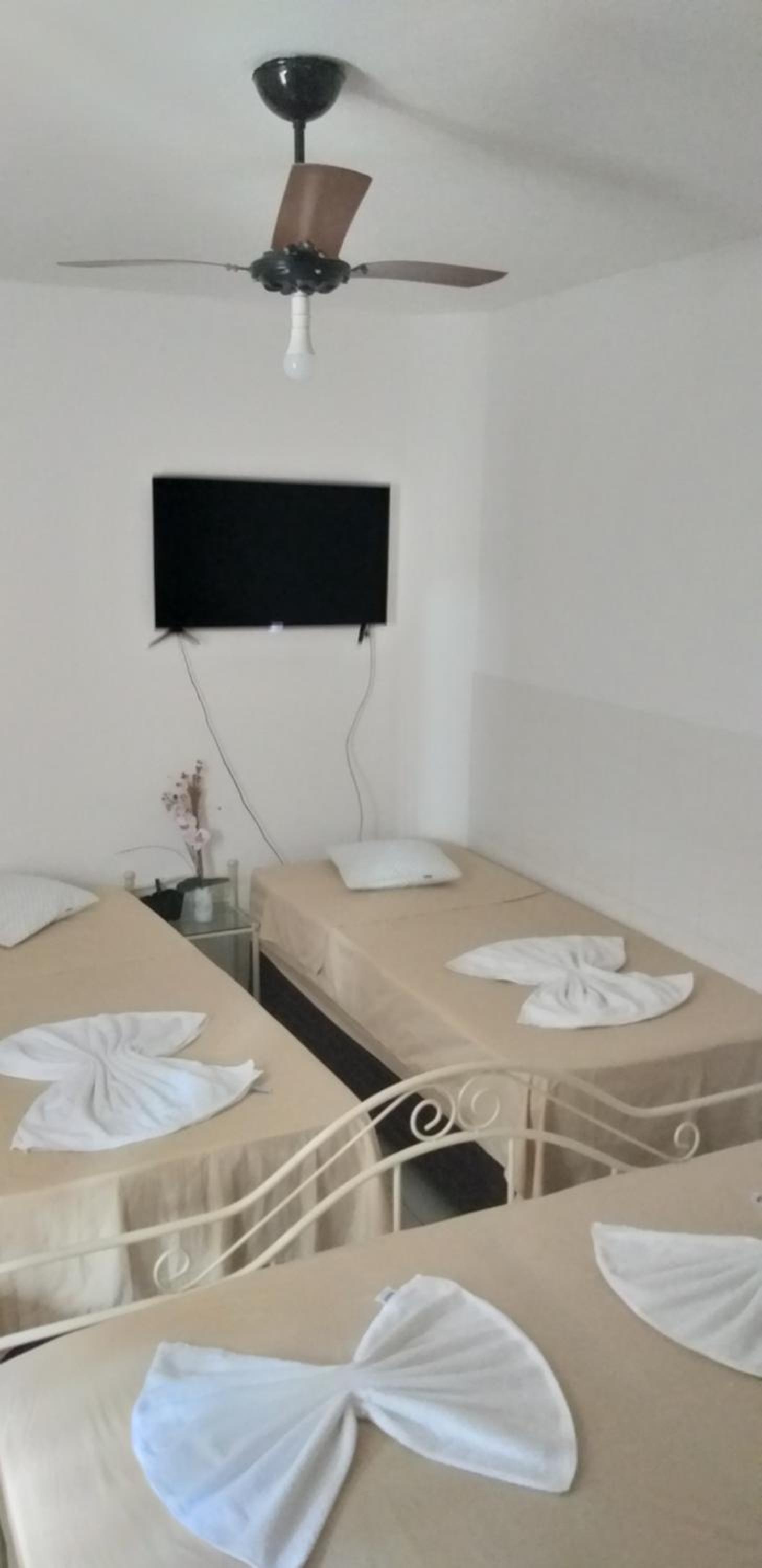Quadruple Room with Private Bathroom photo 3