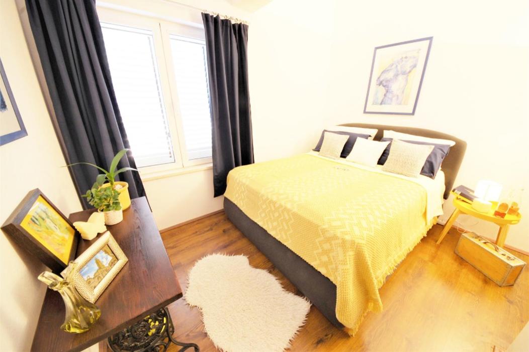 Deluxe Double Room with Shower