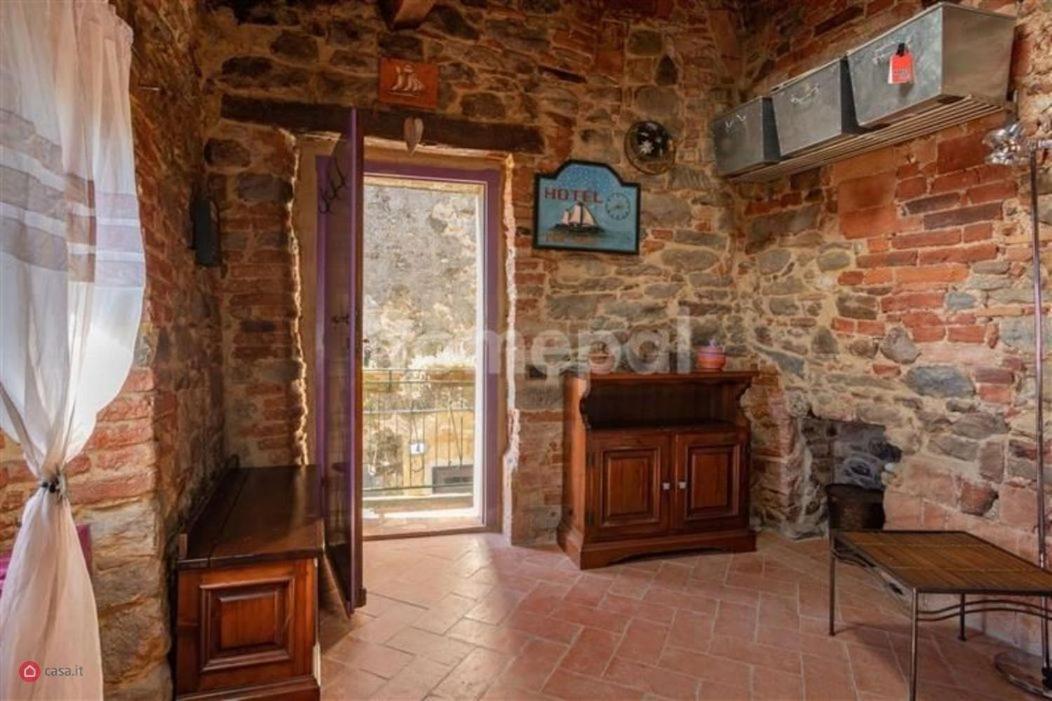 One-Bedroom Apartment - Photo 4