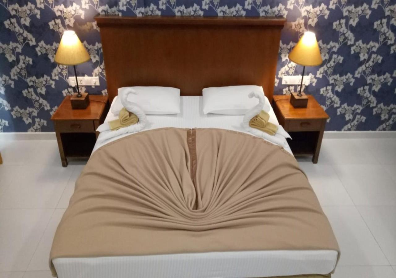 Deluxe Double or Twin Room with Balcony