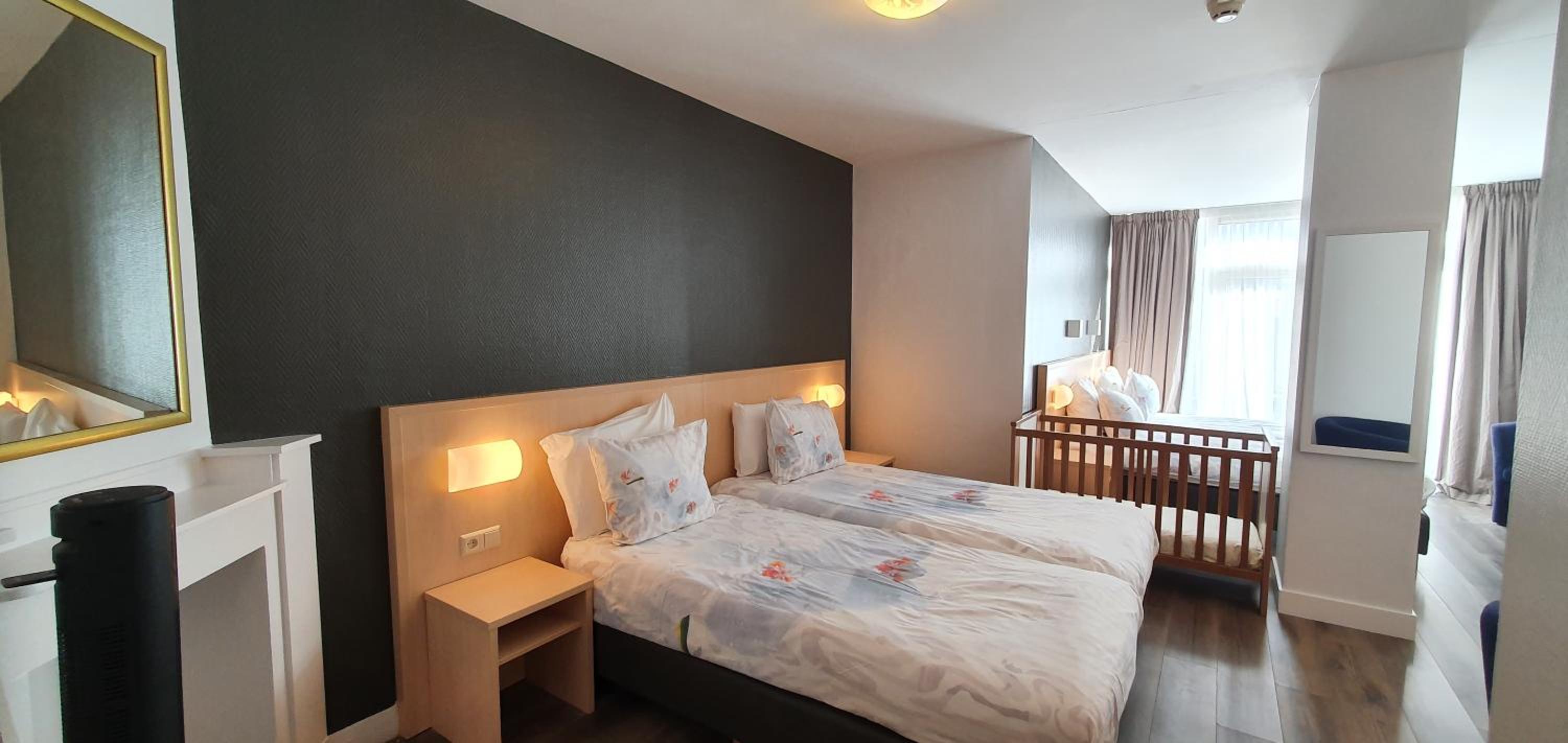 Quadruple Room with Terrace (2 adults +2 children) photo 1